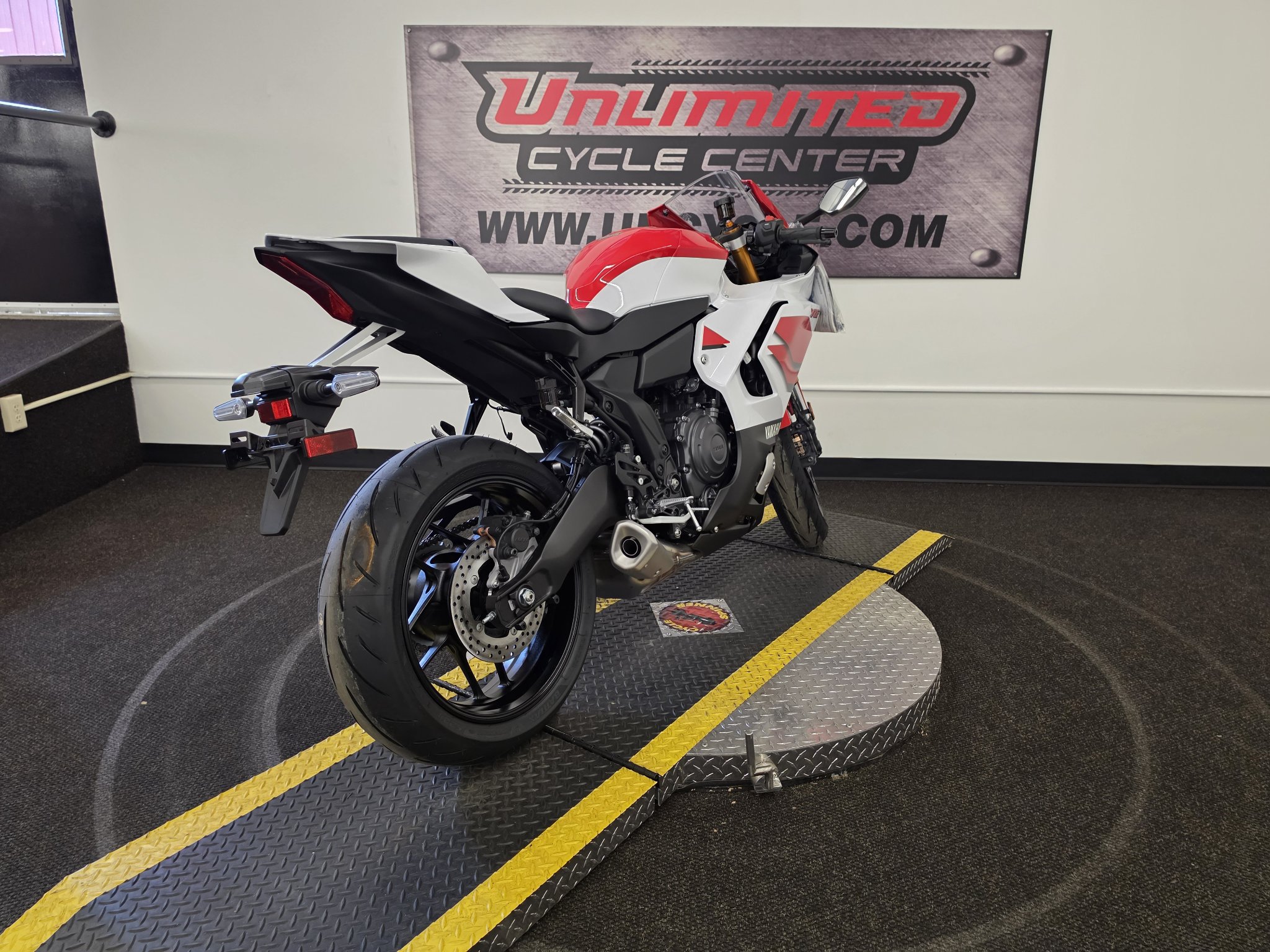 2026 Yamaha YZF-R7 4