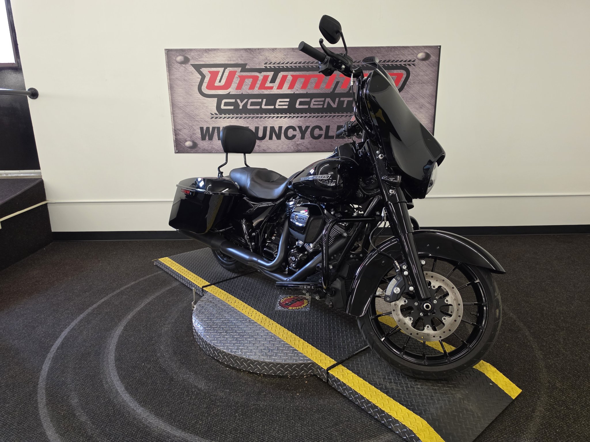 2019 Harley-Davidson Street Glide® Special 1