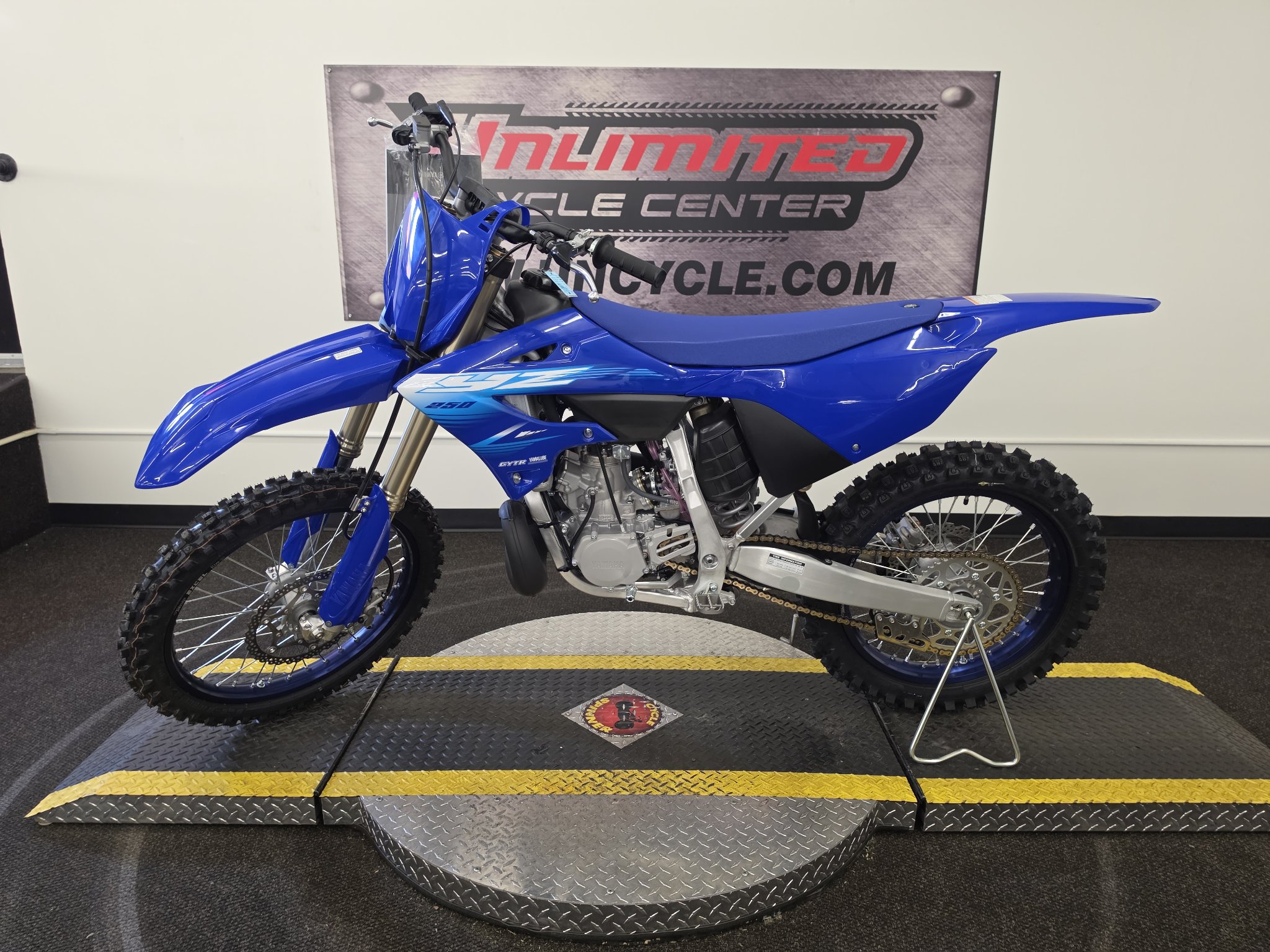 2027 Yamaha YZ250 3