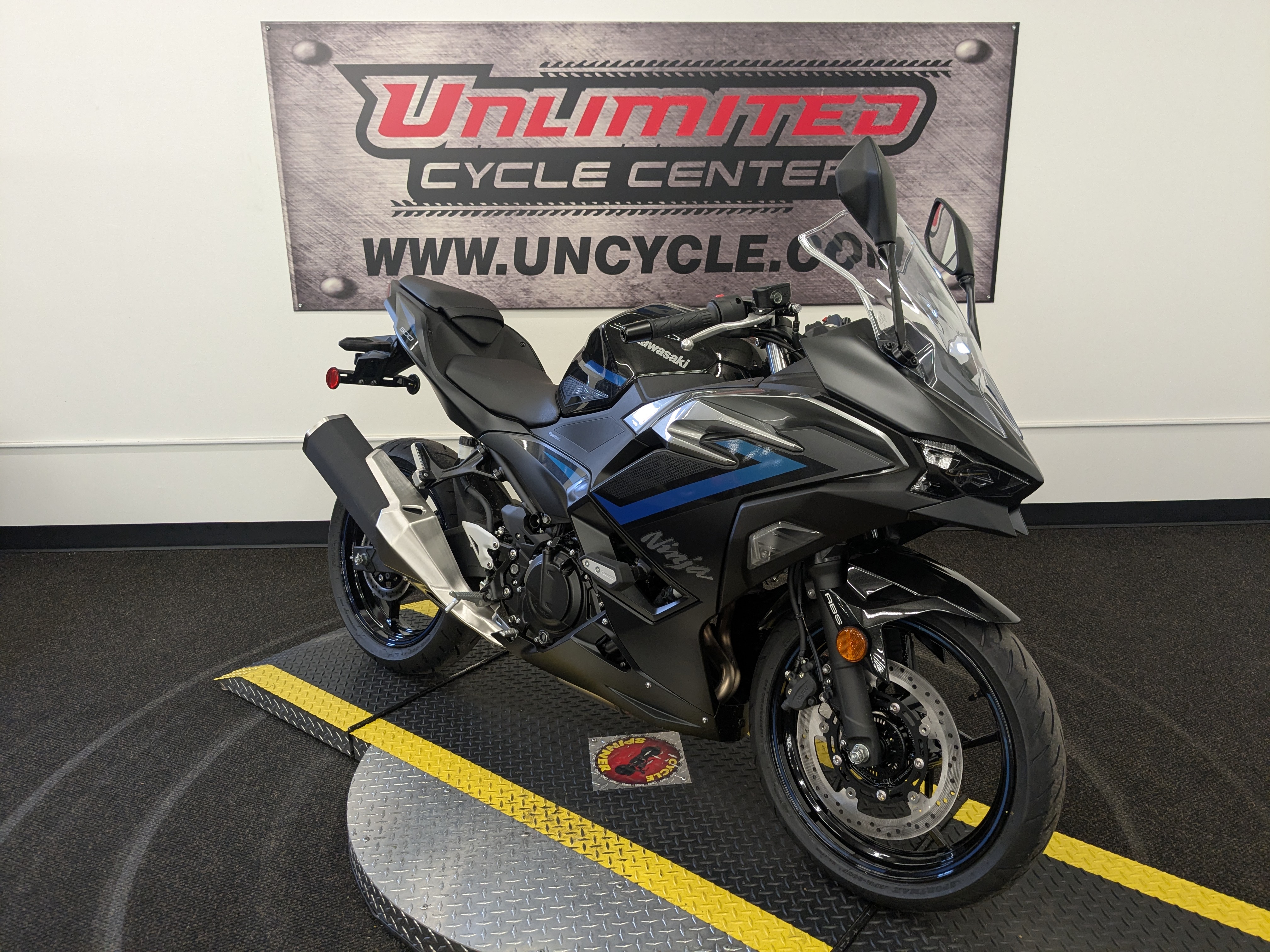 New 2025 Kawasaki Ninja® 500 SE ABS | Motorcycles in Tyrone PA