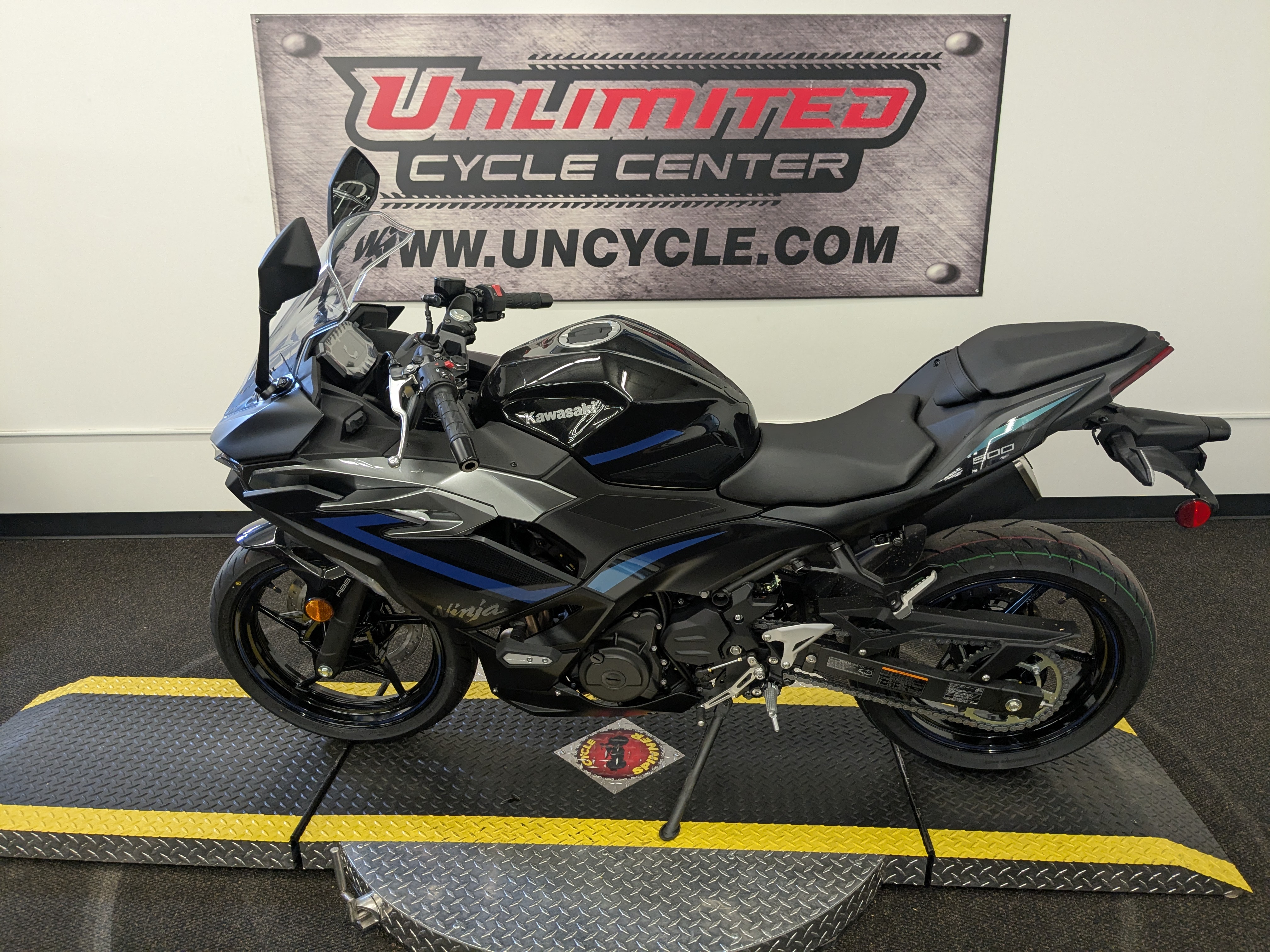 New 2025 Kawasaki Ninja® 500 SE ABS | Motorcycles in Tyrone PA New 2025 Kawasaki Ninja® 500 SE ABS | Motorcycles in Tyrone PA