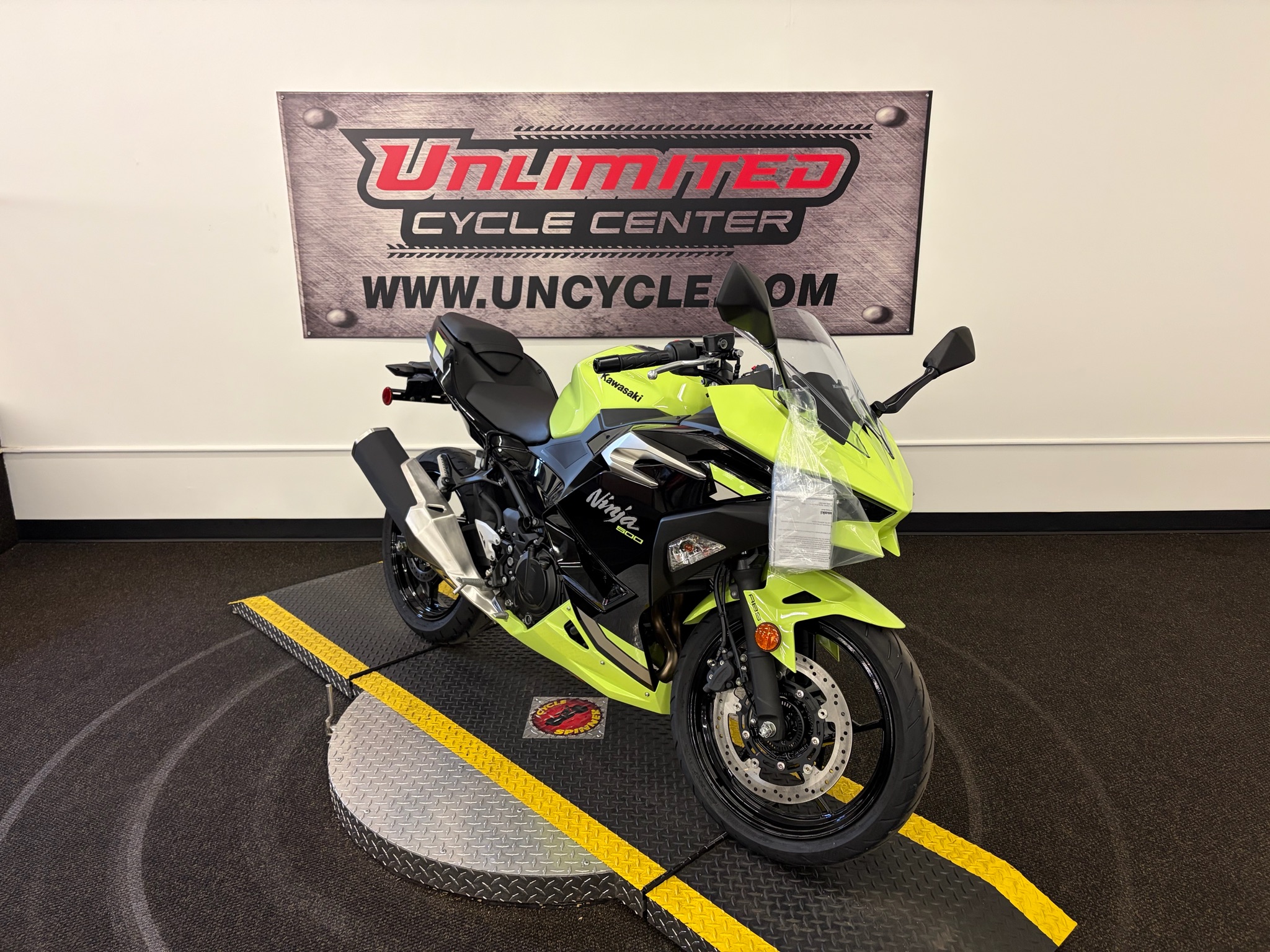 2026 Kawasaki Ninja® 500 ABS 2