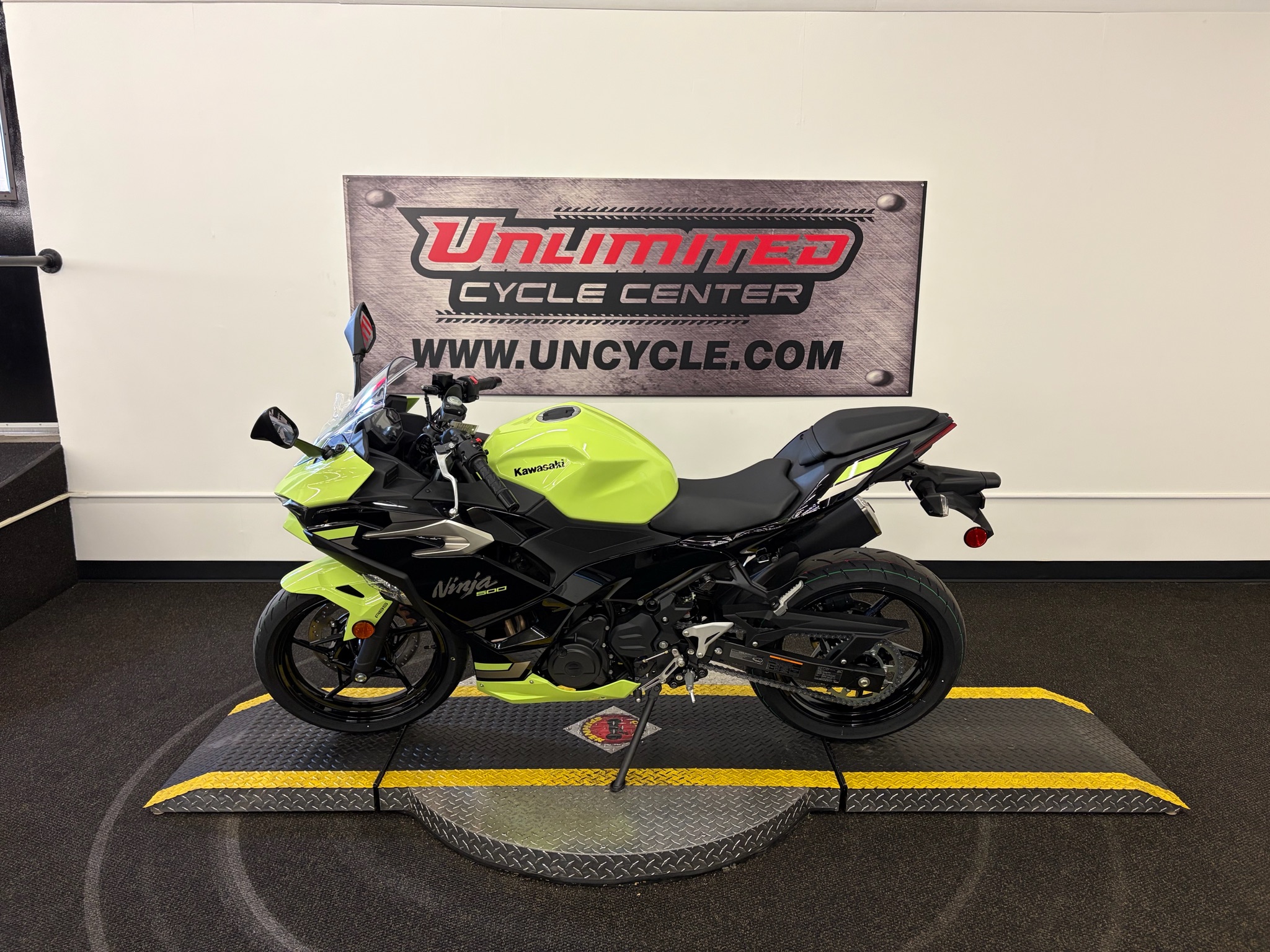2026 Kawasaki Ninja® 500 ABS 3