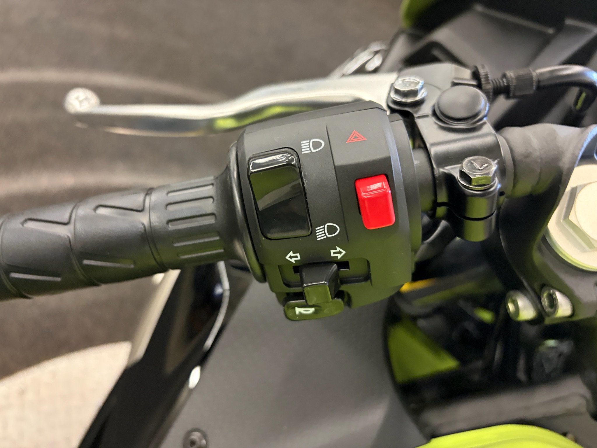 2026 Kawasaki Ninja® 500 ABS 6