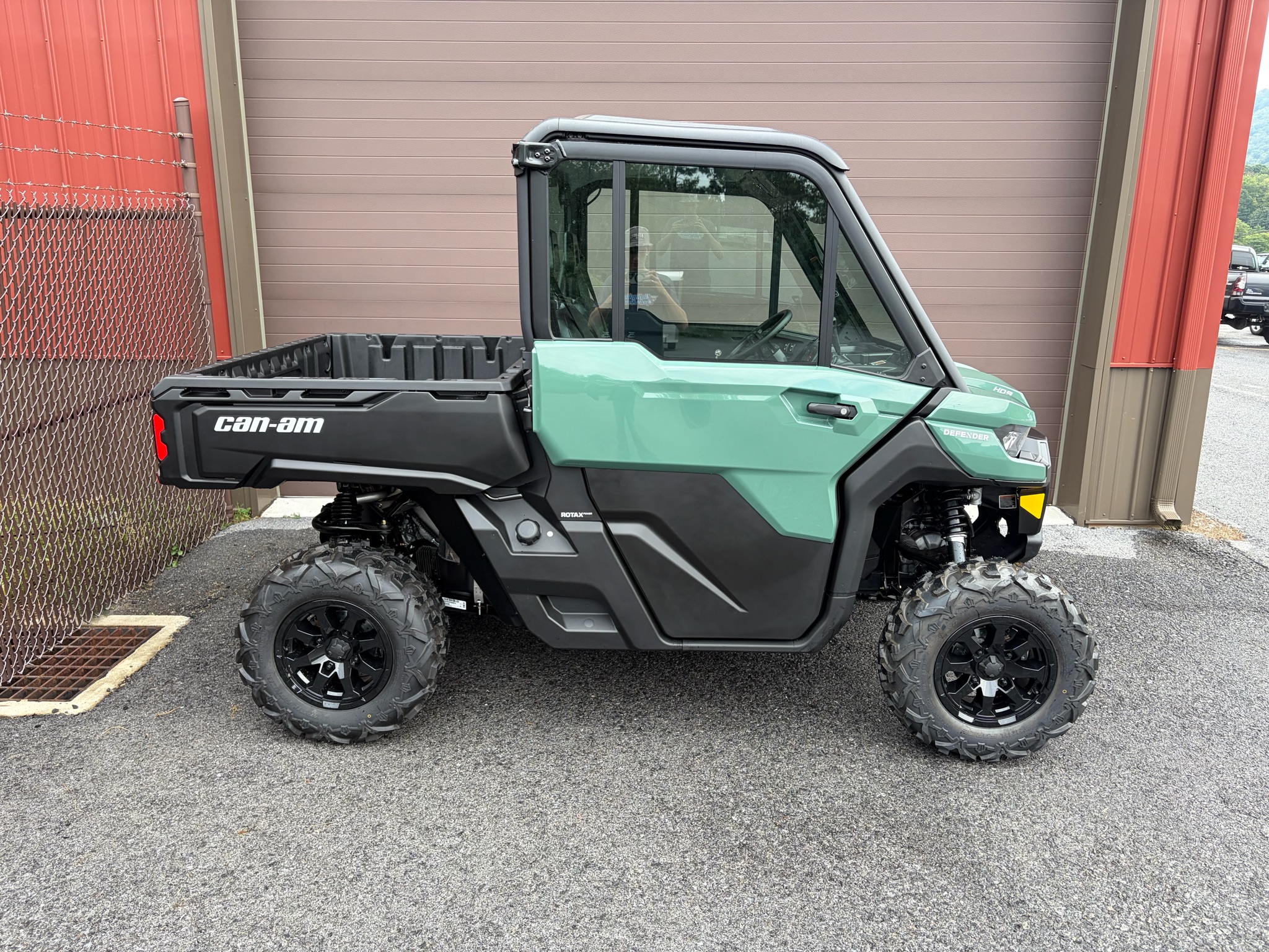 2026 Can-Am™ Defender DPS CAB 1