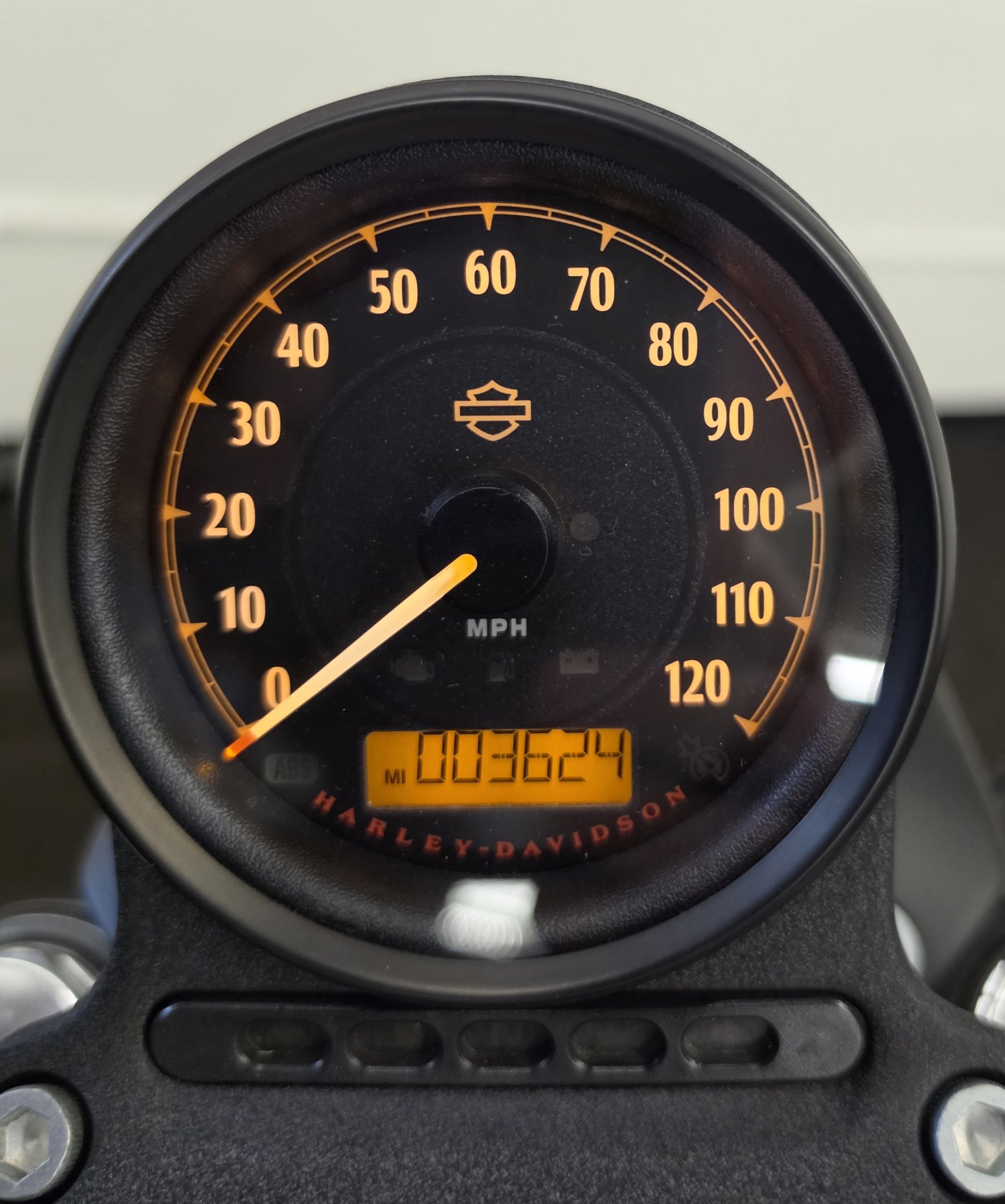 2022 Harley-Davidson Iron 883 4