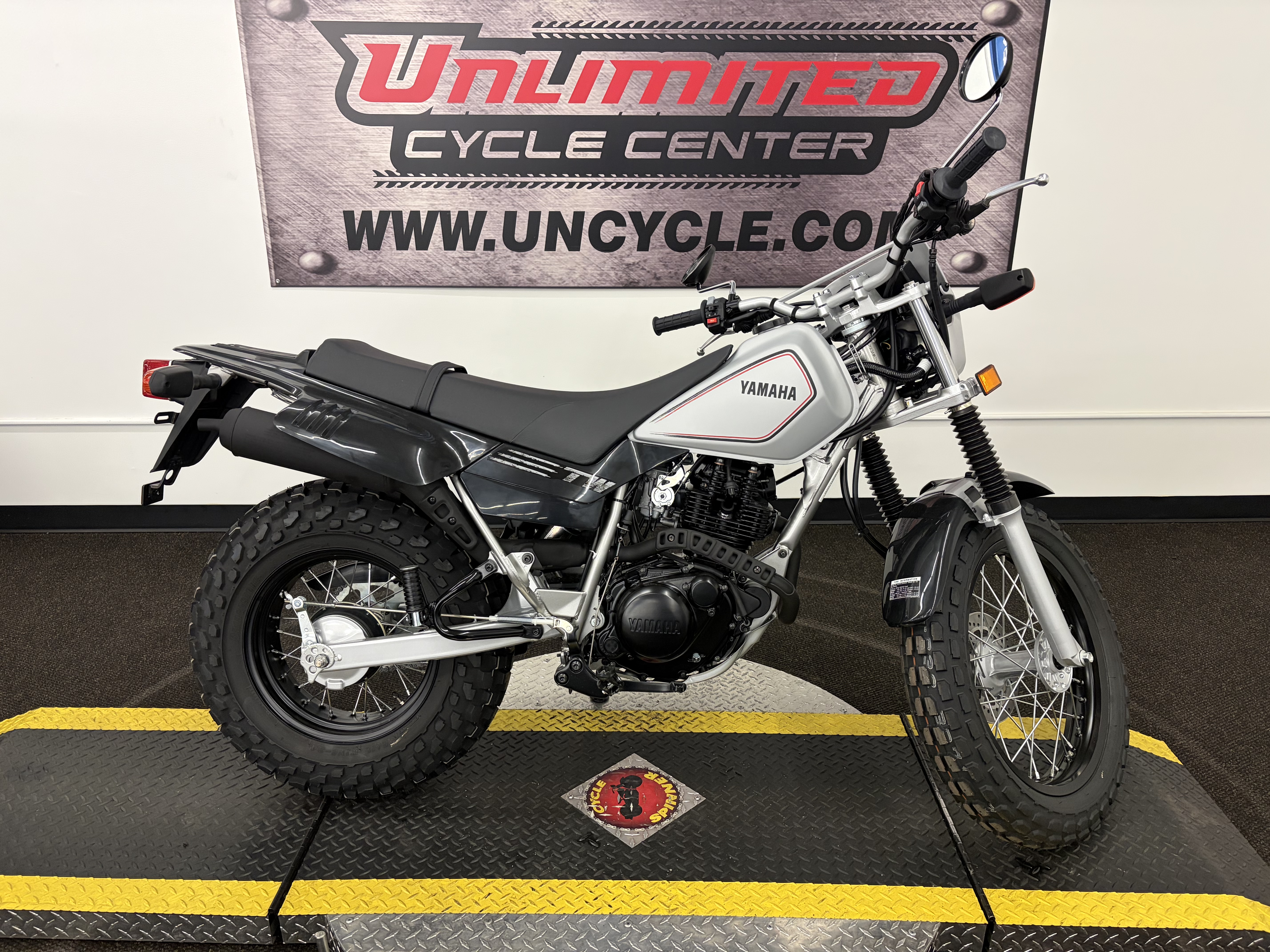 バイク tw200 YAMAHA New 2025 Yamaha TW200 | Motorcycles in Hendersonville NC | Gallant