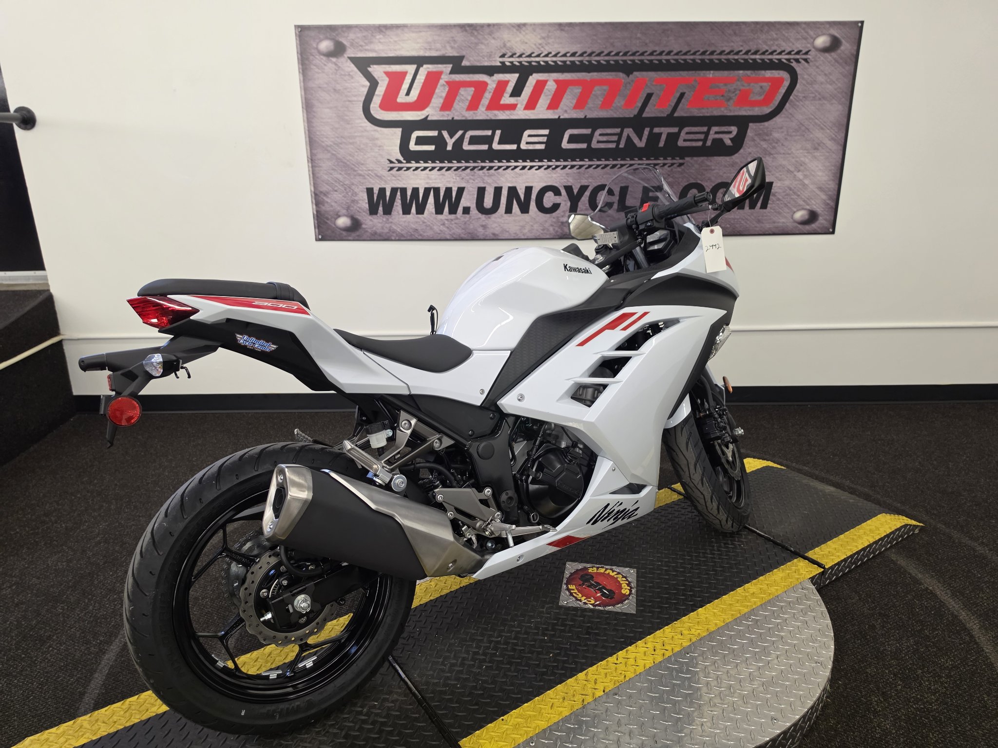 2026 Kawasaki Ninja® 300 ABS 5