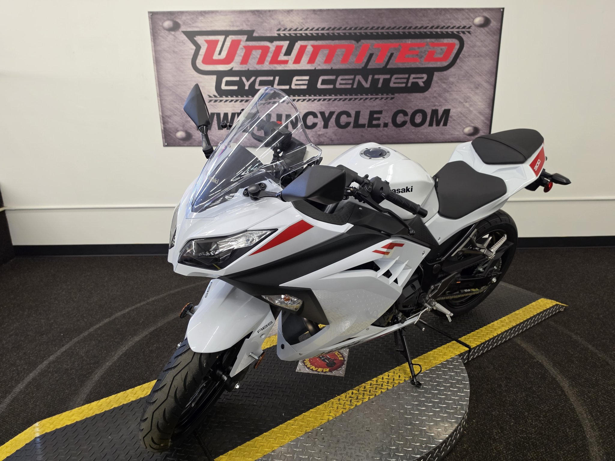 2026 Kawasaki Ninja® 300 ABS 8
