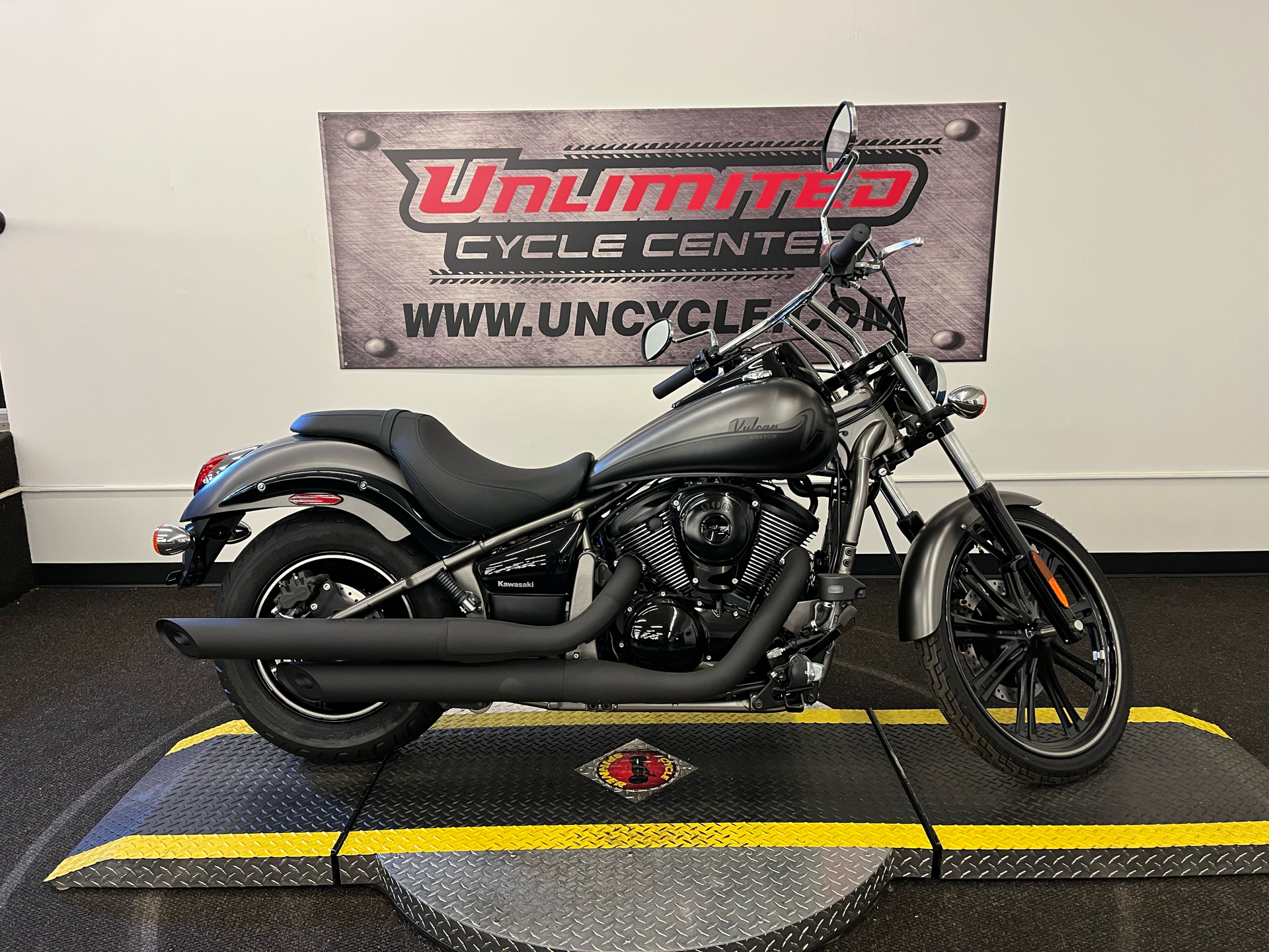 2024 VULCAN 900 CUSTOM