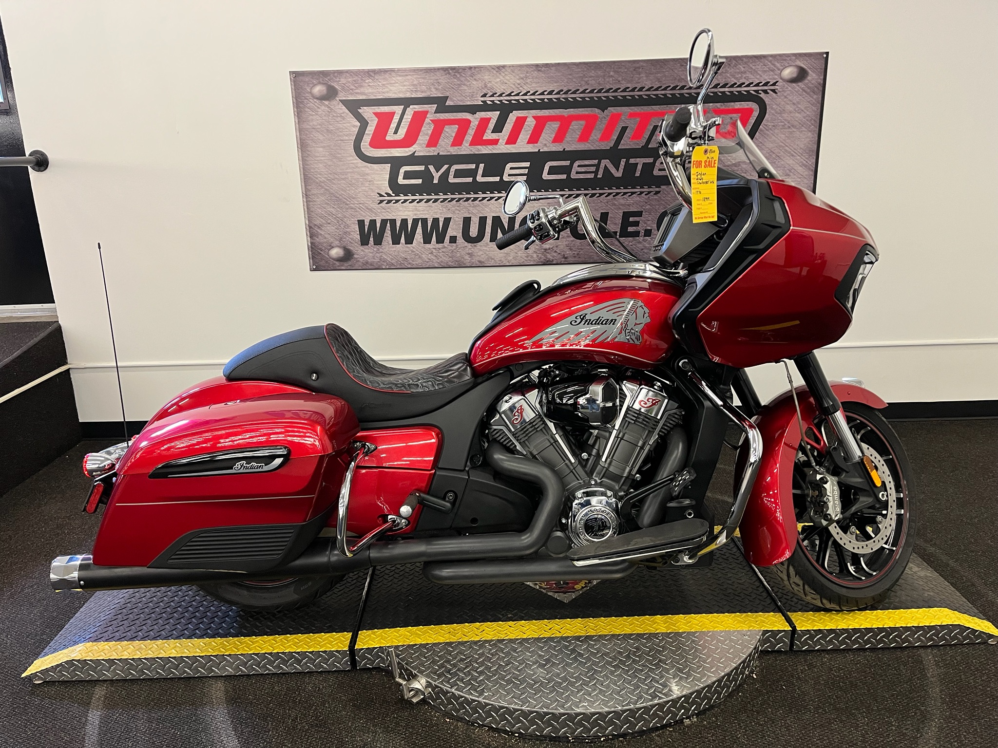 2020  Challenger® Limited 3