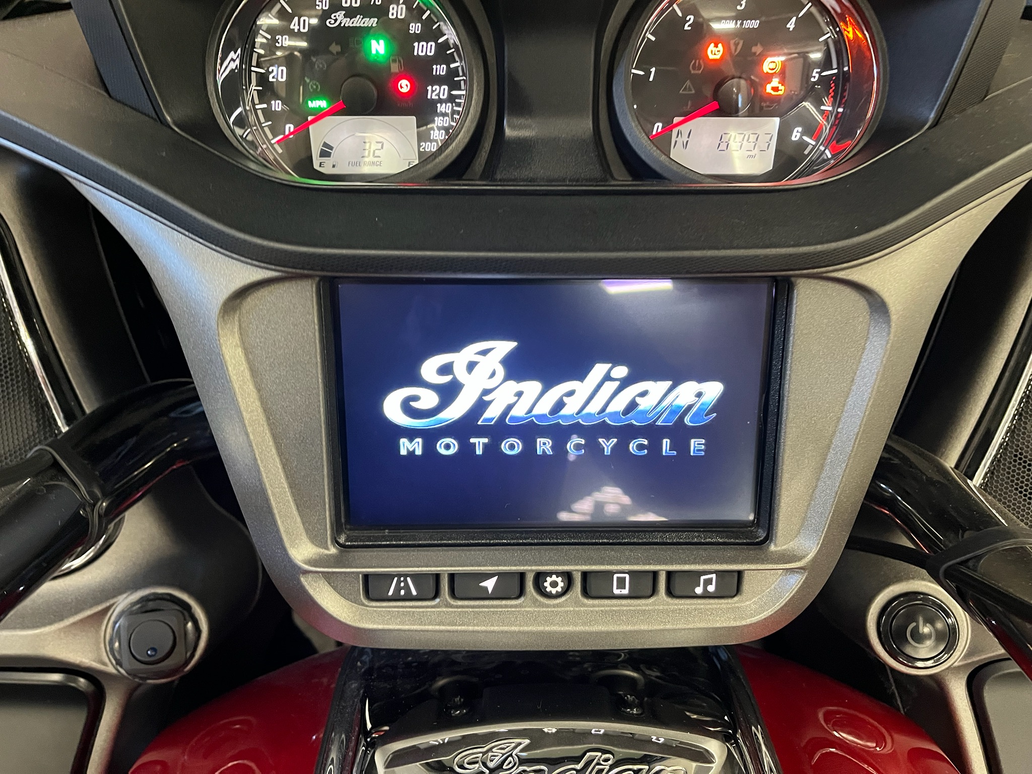 2020  Challenger® Limited 8