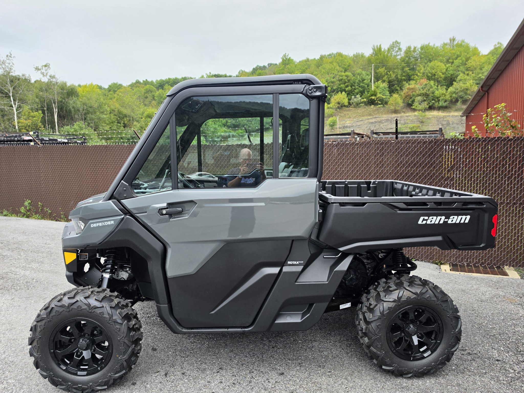 2027 Can-Am™ Defender DPS CAB HD9 2