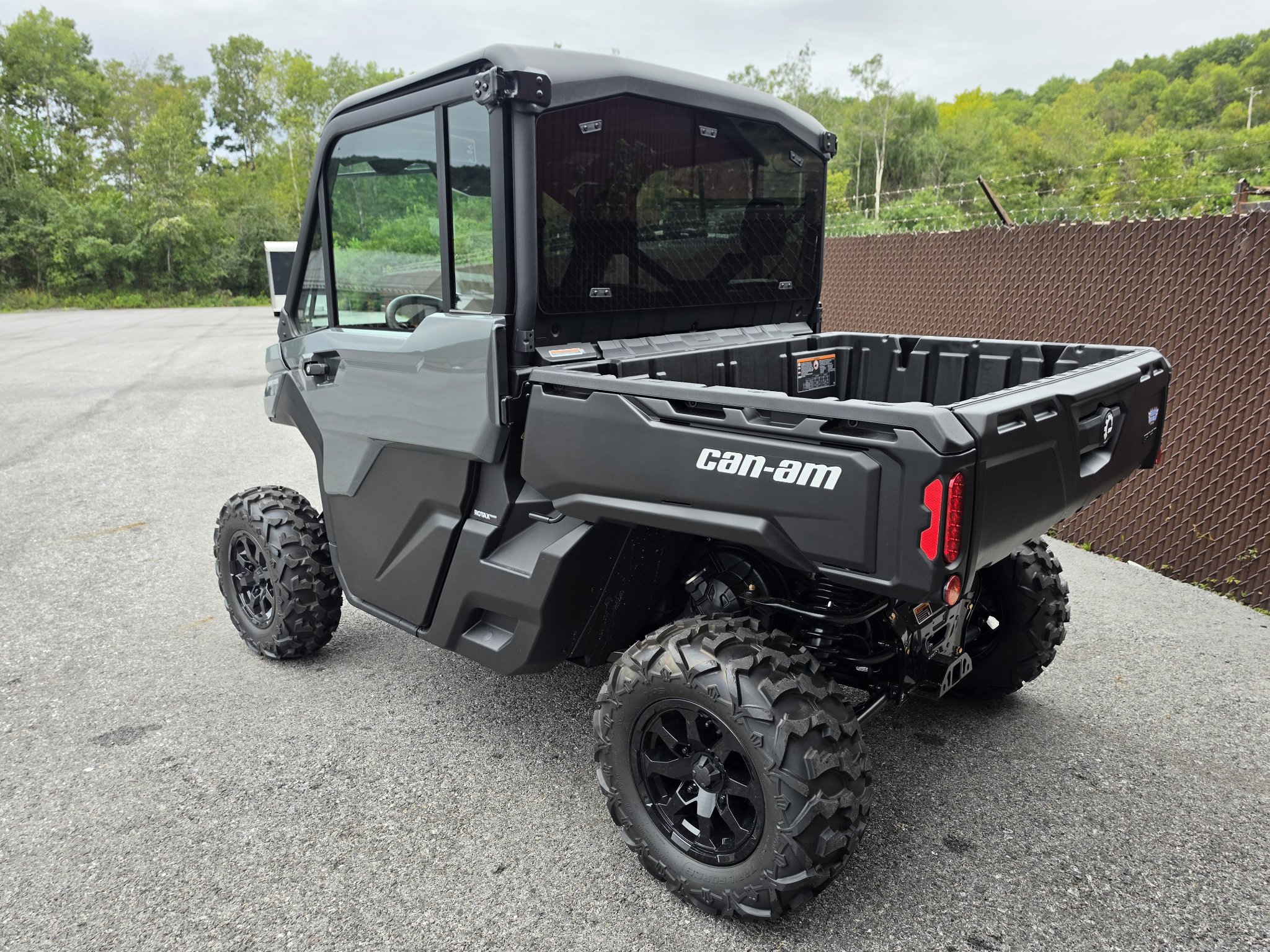 2027 Can-Am™ Defender DPS CAB HD9 3