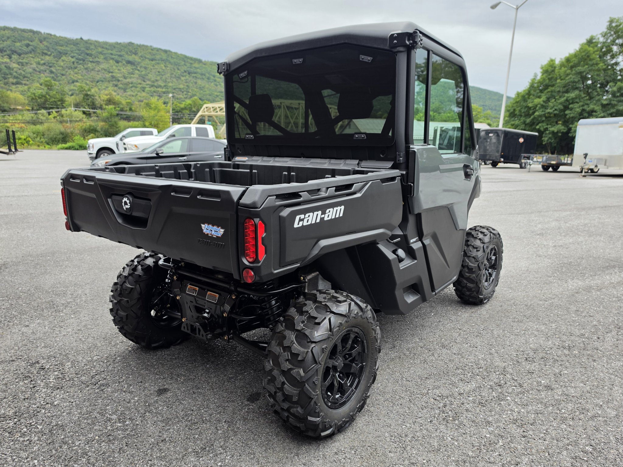 2027 Can-Am™ Defender DPS CAB HD9 5