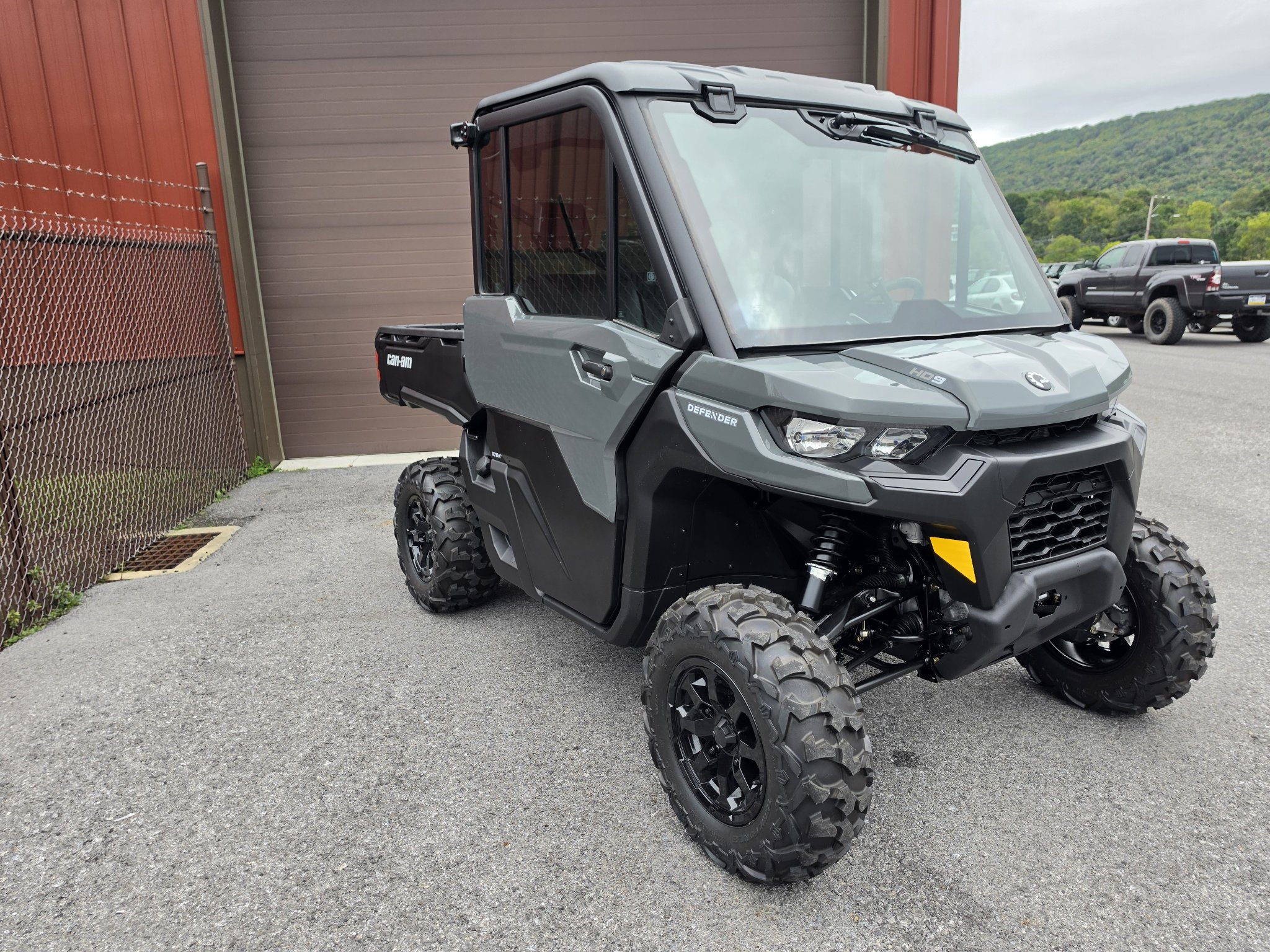 2027 Can-Am™ Defender DPS CAB HD9 7