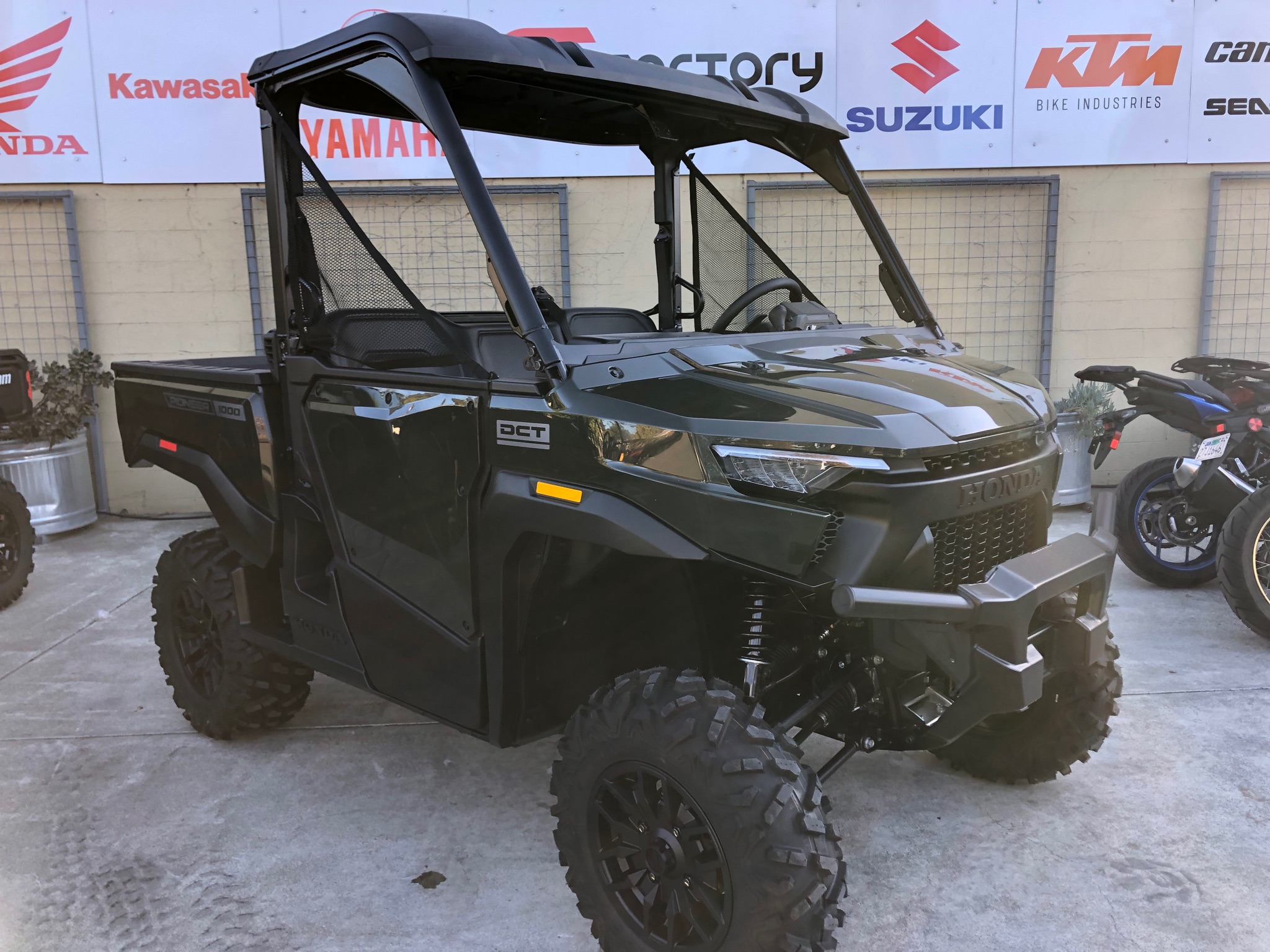 2026 Honda Pioneer 1000 Deluxe 1