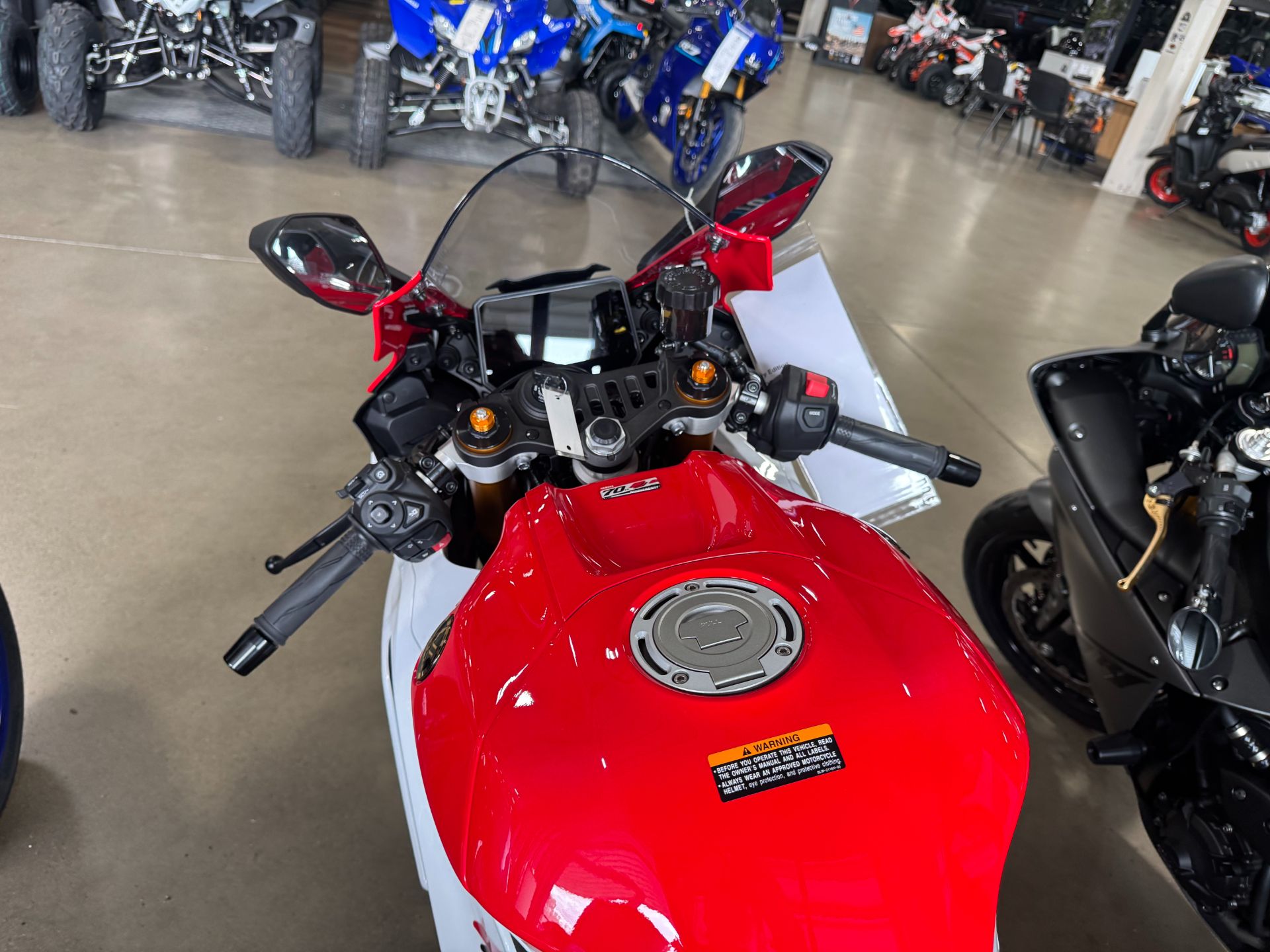 2026 Yamaha YZF-R7 4