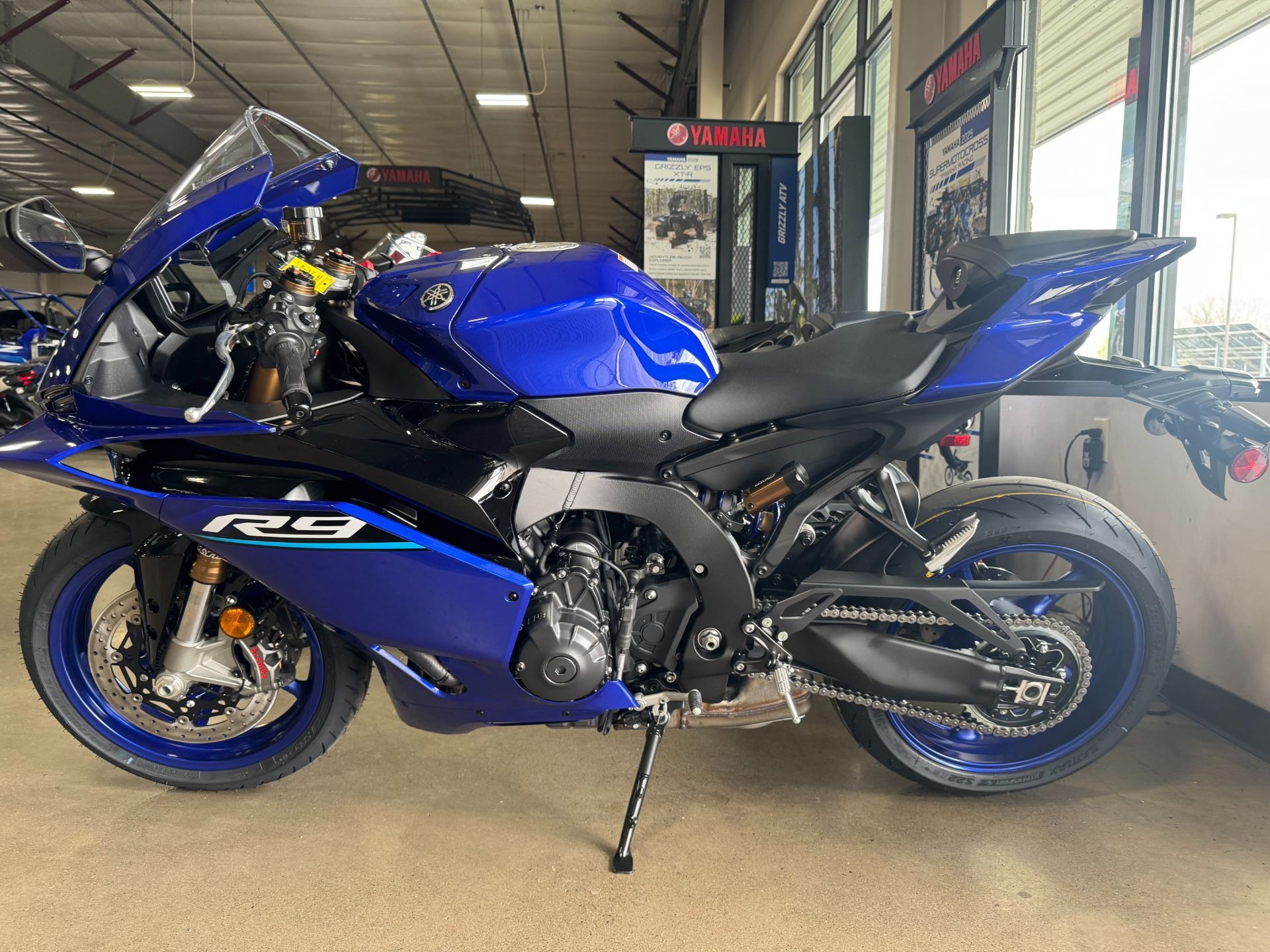 2026 YZF-R9