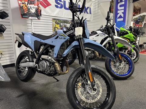 2025 Suzuki DR-Z4SM — photo 1 of 23