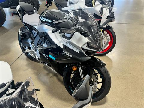 Me New 2025 CFMOTO 675SS | Motorcycles in Mio MI | CFM001217 Nebula White