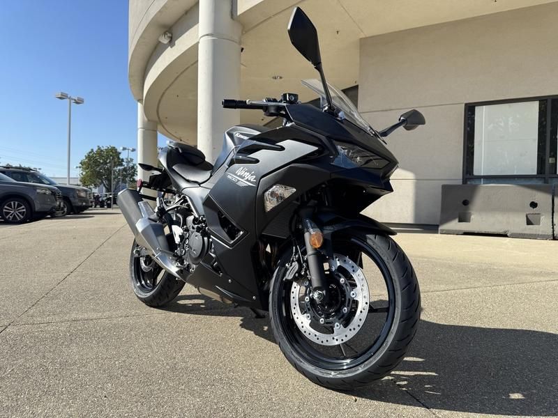 New 2026 Kawasaki Ninja 500, Medford OR | Specs, Price, Photos