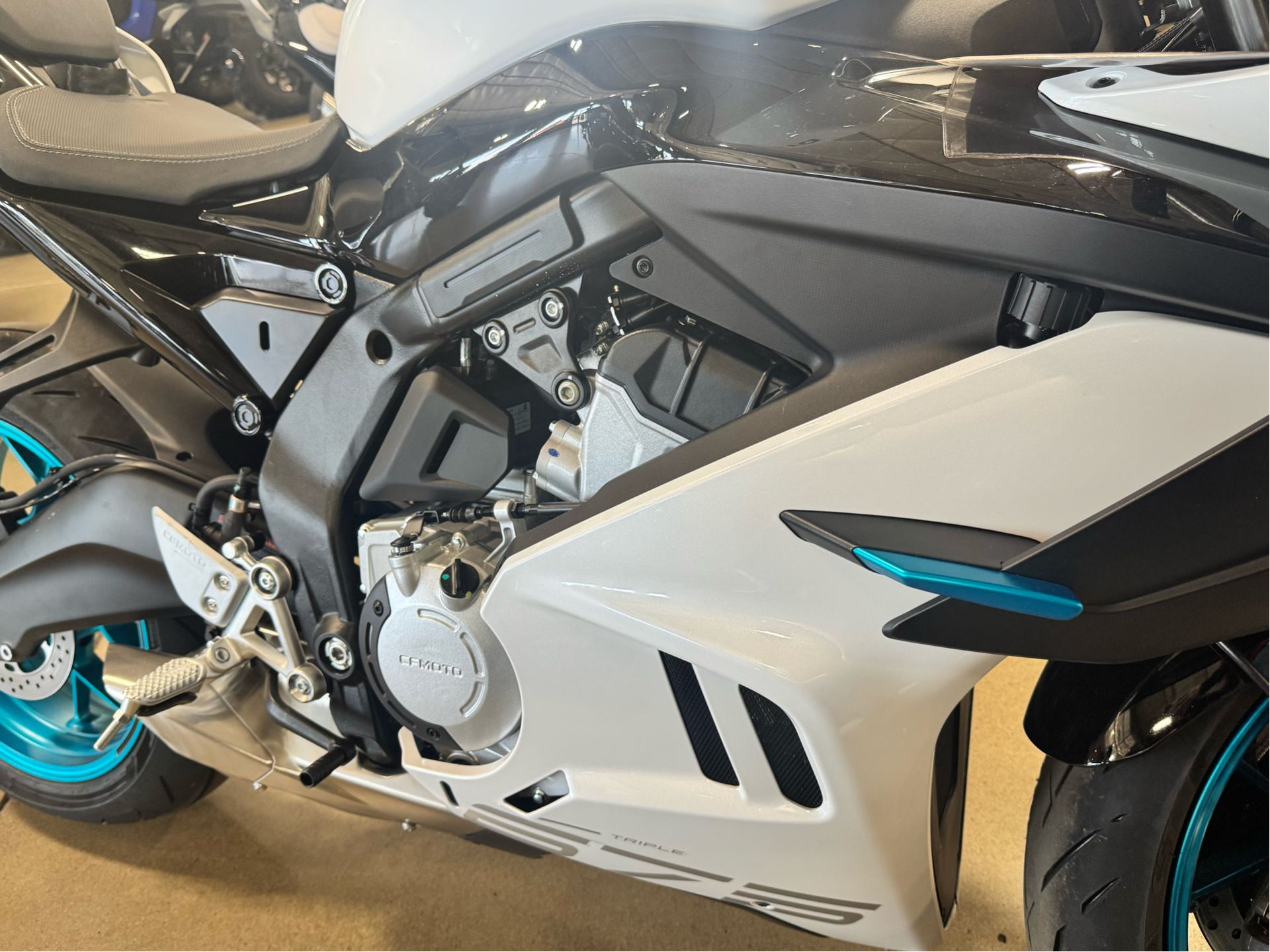 New 2025 CFMOTO 675SS, Medford OR | Specs, Price, Photos | Nebula