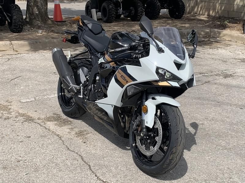 New 2026 Kawasaki Ninja® ZX™-6R ABS, Medford OR | Specs, Price