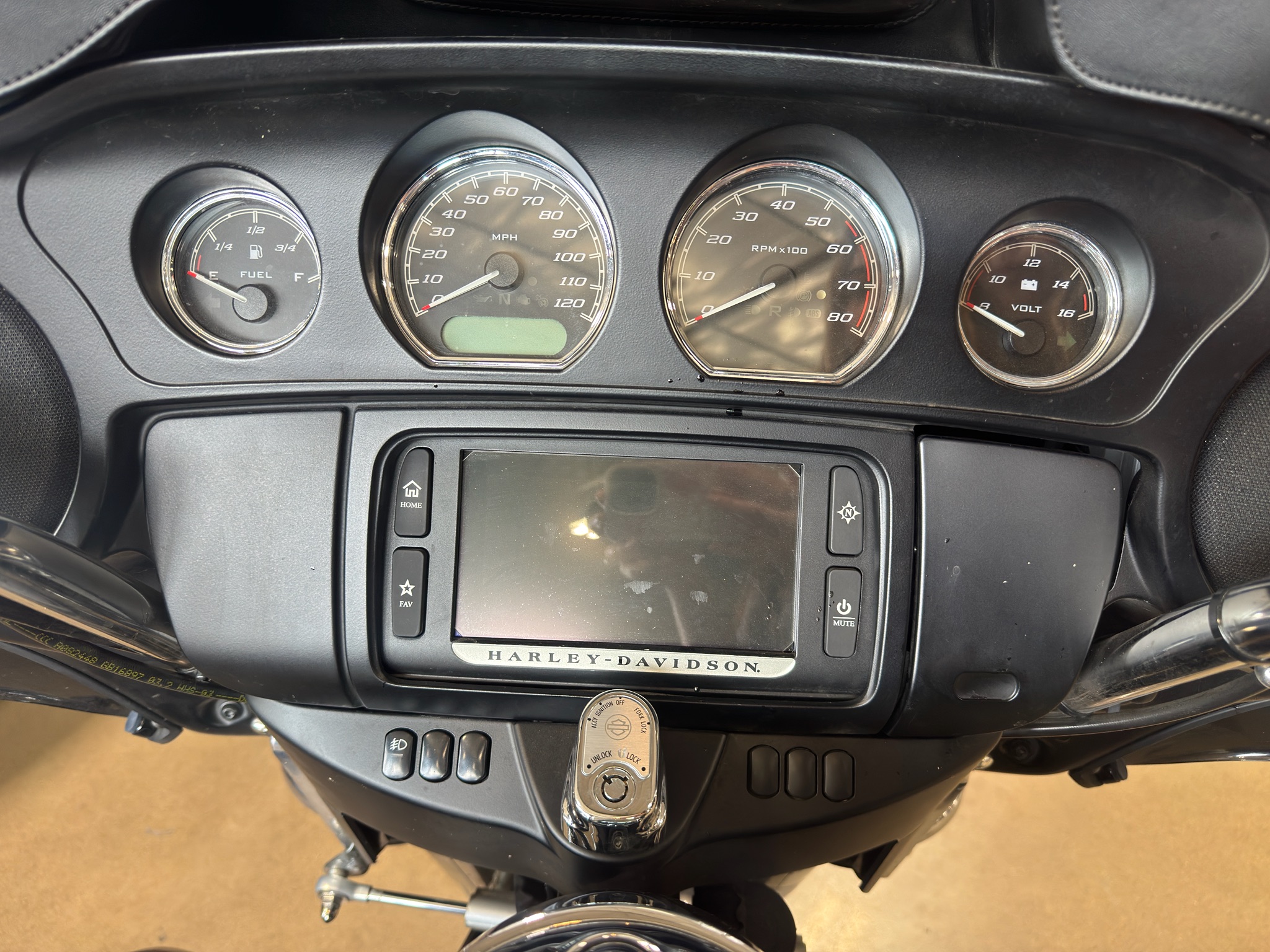 2016 Harley-Davidson Tri Glide® Ultra 8