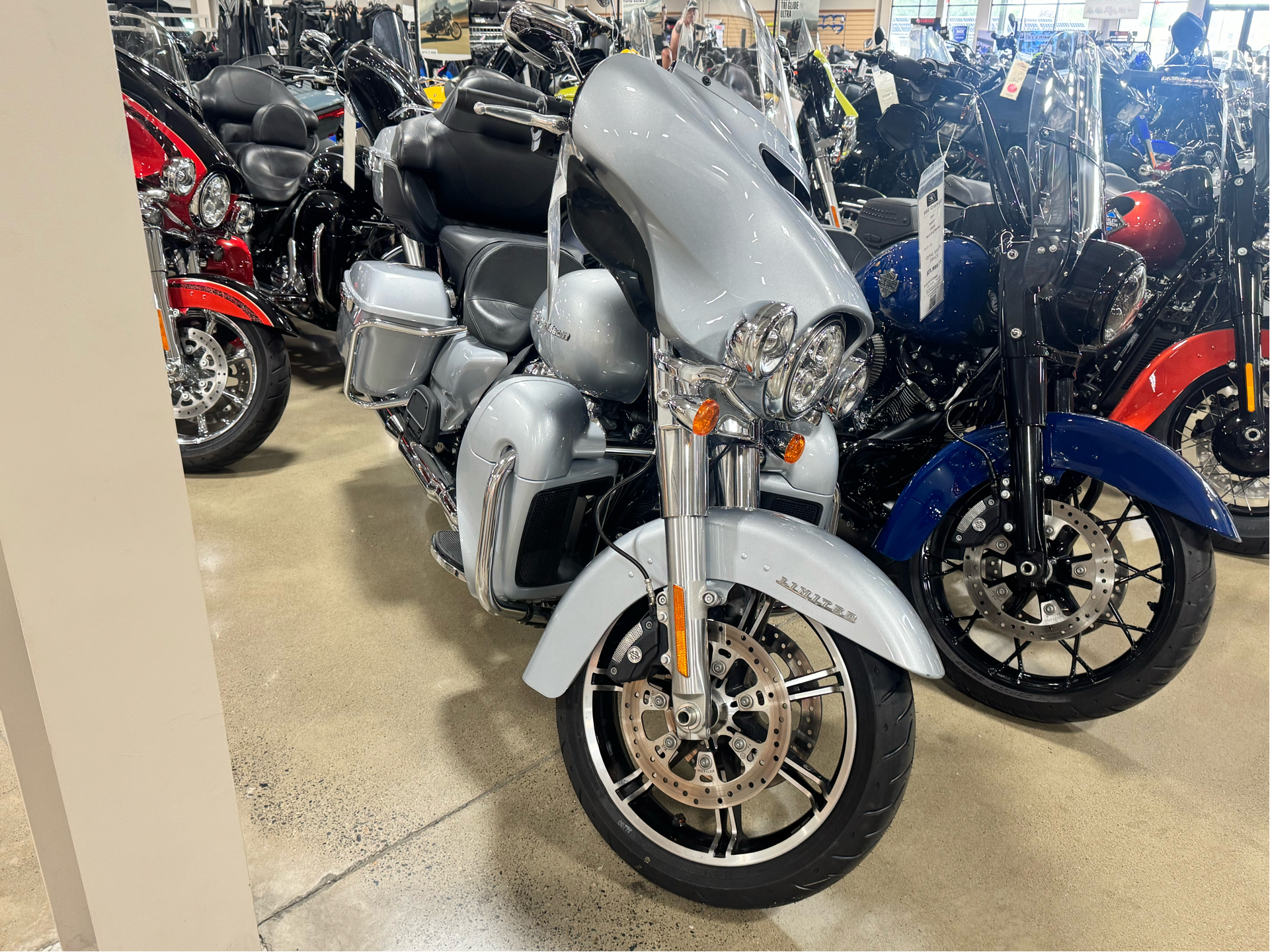 Used 2020 Harley-Davidson Ultra Limited Motorcycle - Specs