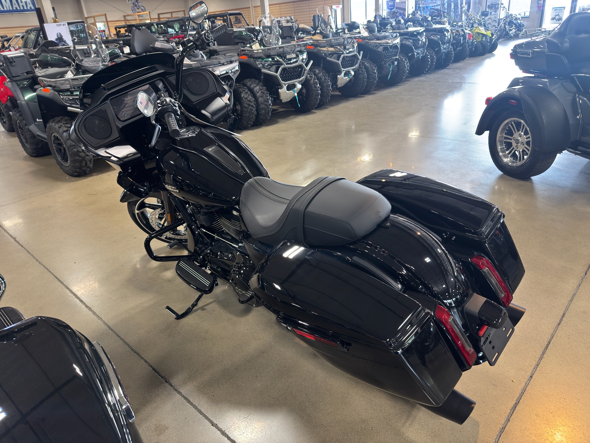 2026 Harley-Davidson Road Glide® 11