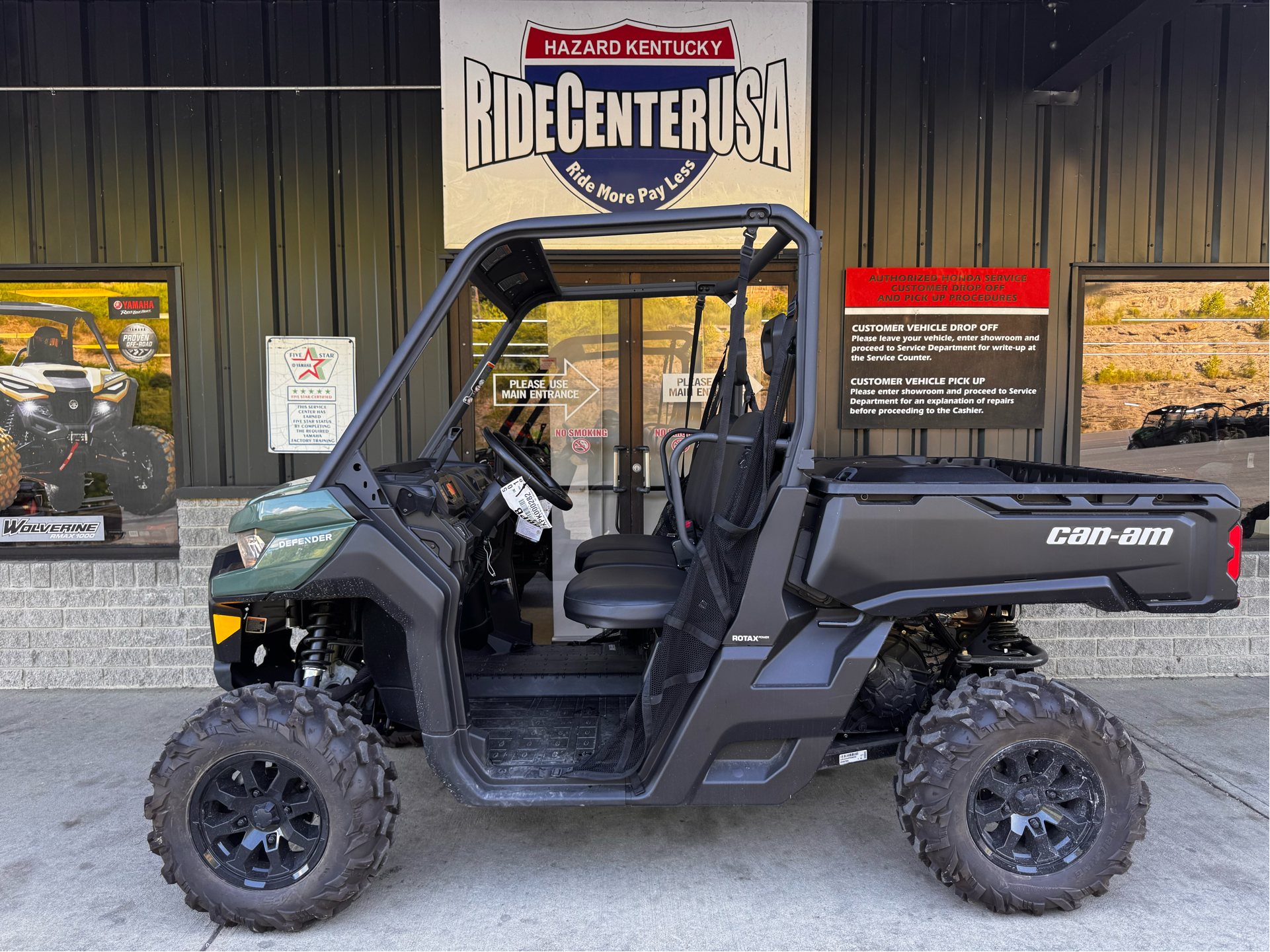 New 2023 Can-Am Defender DPS HD10, Hazard KY | Specs, Price