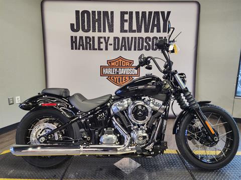 2025 Harley-Davidson Street Bob® in Vivid Black with Laced