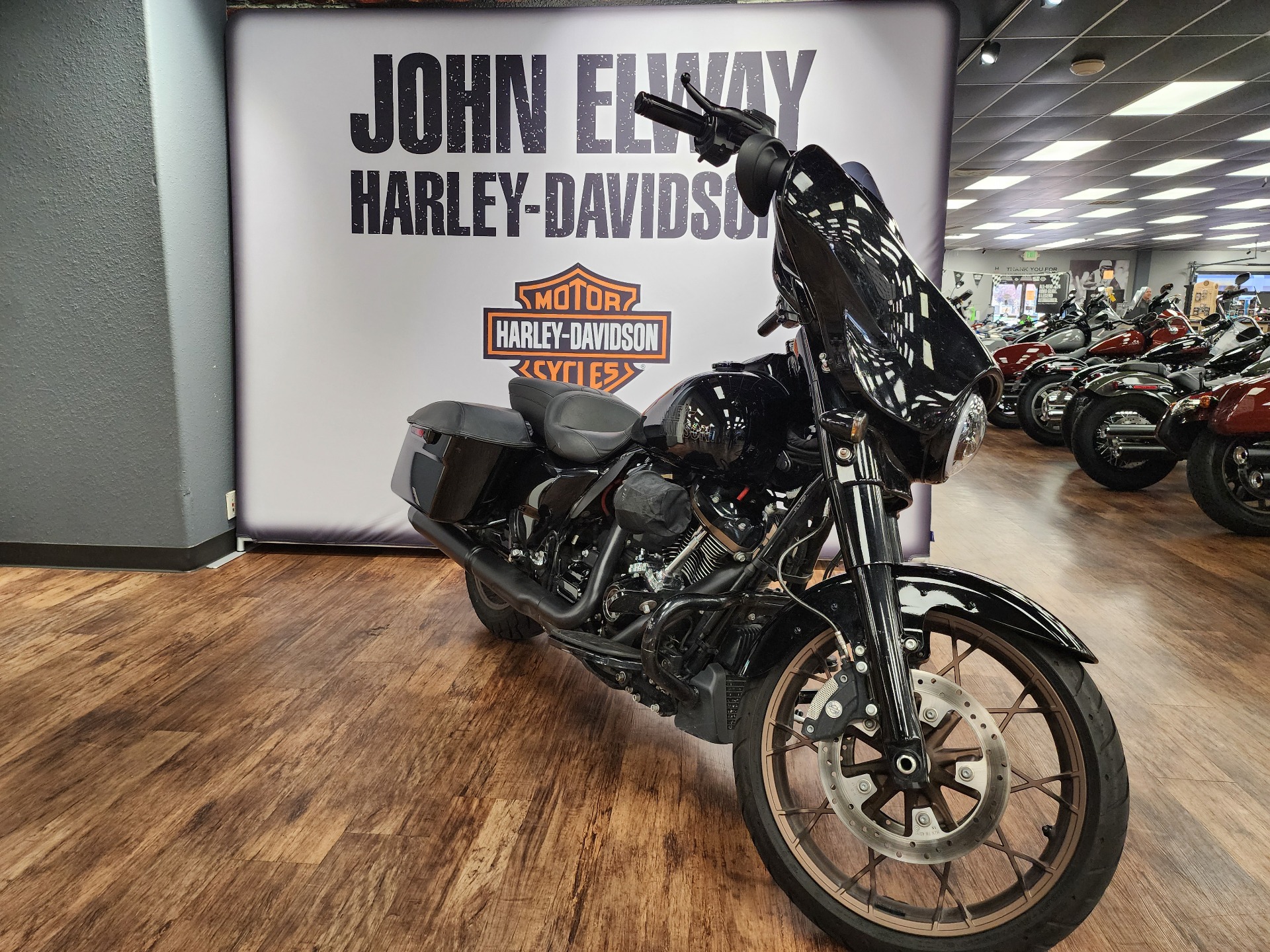2022 Harley-Davidson Street Glide® ST in Vivid Black | For 2022 Harley-Davidson Street Glide® ST in Vivid Black | For