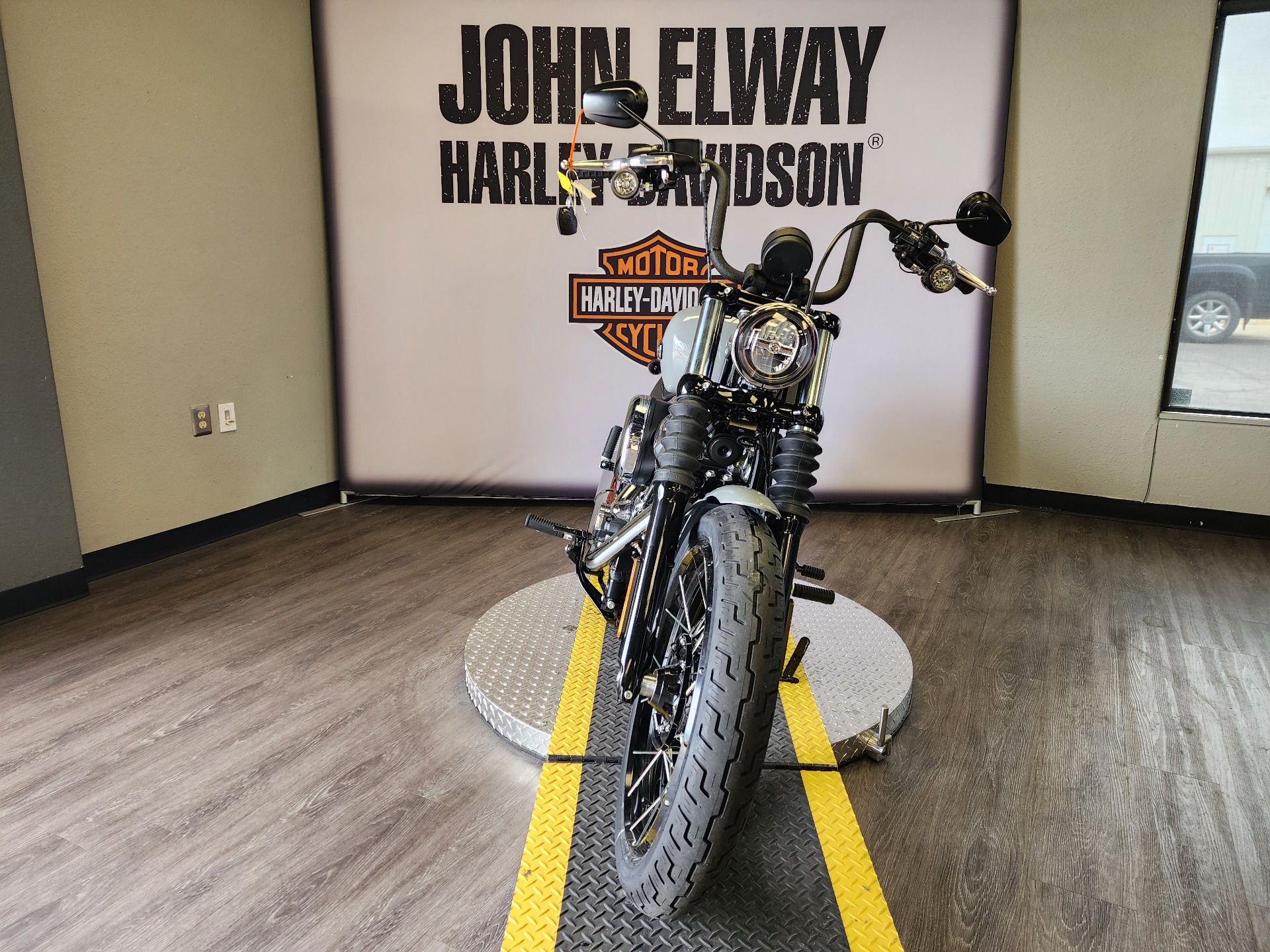 2025 Harley-Davidson Street Bob® in Billiard Gray with Laced