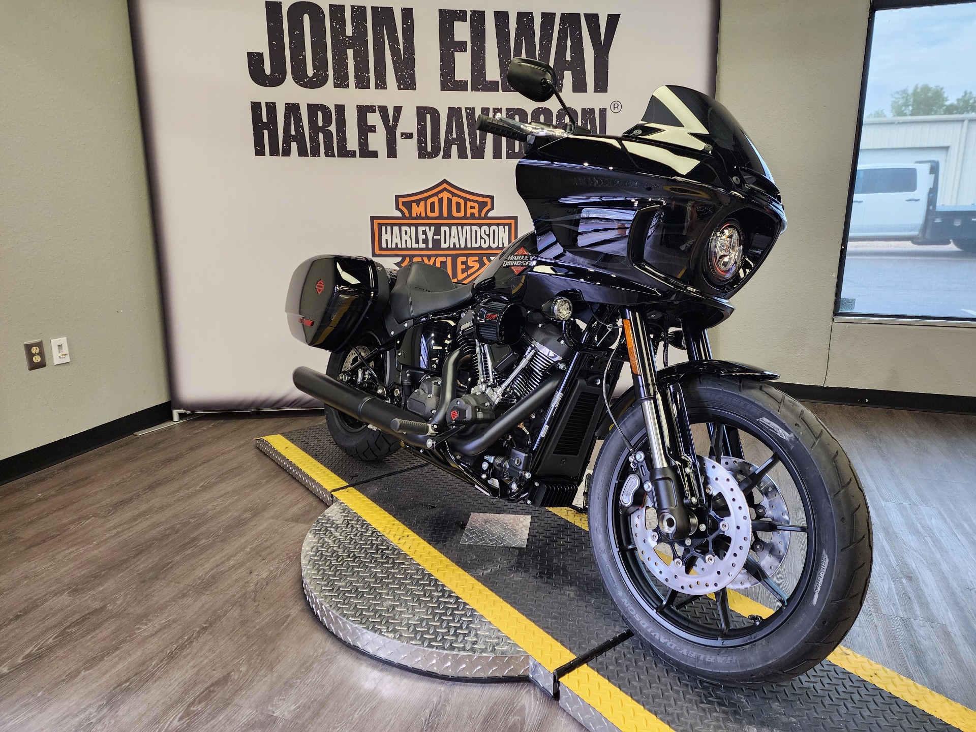 Harley-Davidson バイクシート ブラック　25301 25302 Harley-Davidson Road Glide for Sale | PFAFF HARLEY-DAVIDSON®