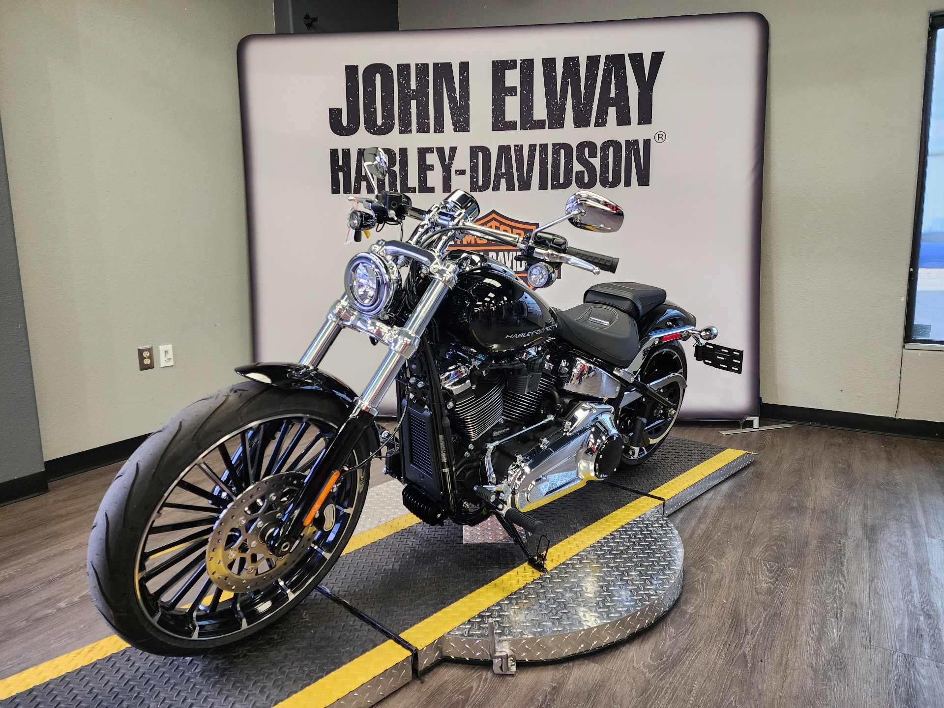 2025 Harley-Davidson Breakout® in Vivid Black | For Sale in Greeley CO