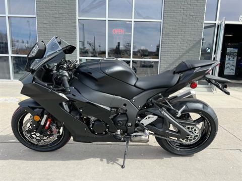 2025 Kawasaki Ninja ZX-10R ABS in Metallic Flat Spark Black