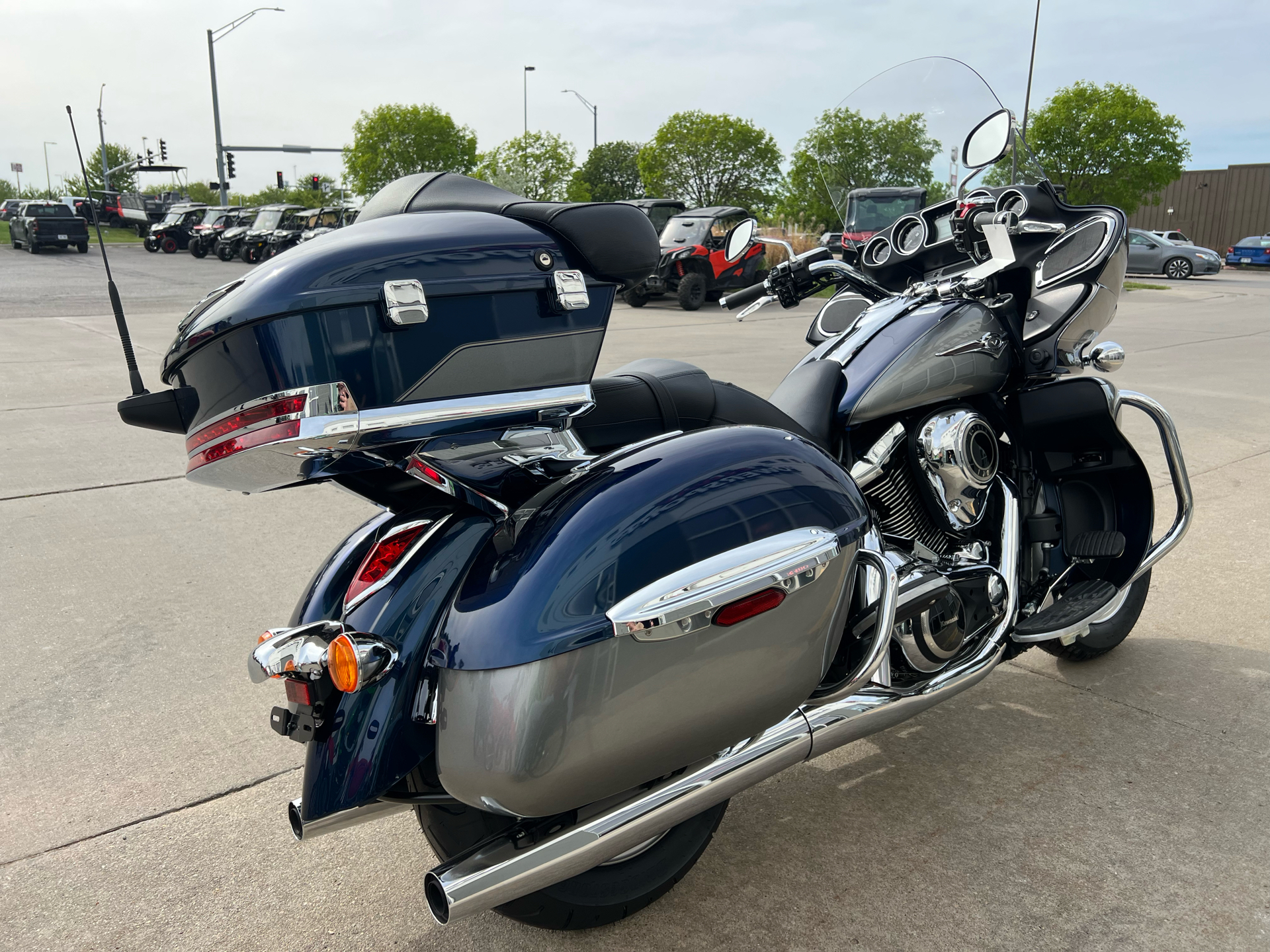 2025 Kawasaki Vulcan 1700 Voyager ABS in Metallic Ocean Blue