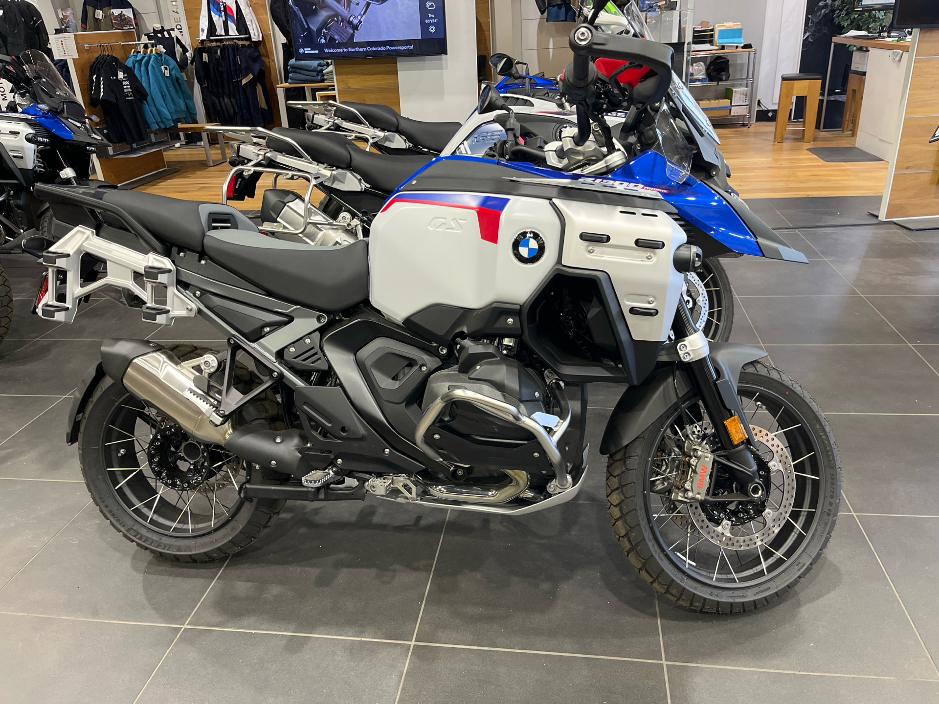 Copertura Scarico Per BMW R1300GS / R1300GS Adventure 2024-2026 - CNC Alluminio, Decorativa E Protettiva