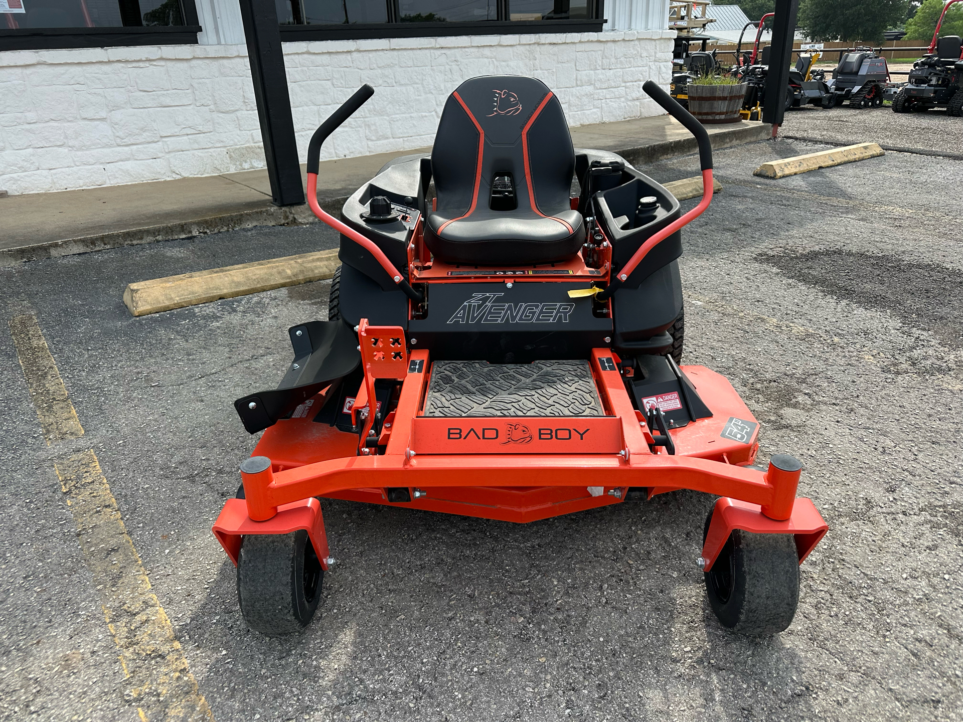 ６４ New 2022 Bad Boy Mowers ZT Avenger 54 in. Kawasaki FR691 23