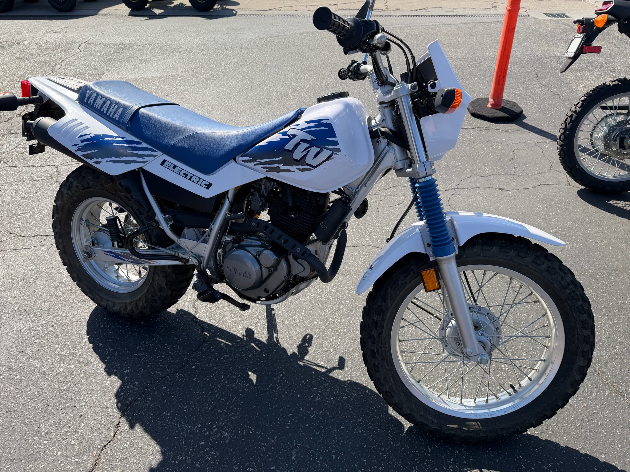1999 TW200