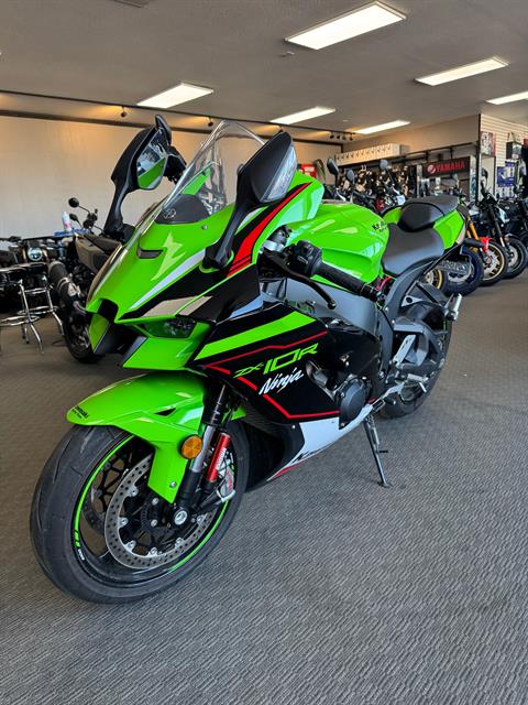 なぎ 2021 Kawasaki Ninja ZX-25R Unveiled With New Colours - ZigWheels