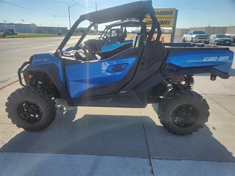 2023 Can-Am Commander XT 700 — photo 1 of 5