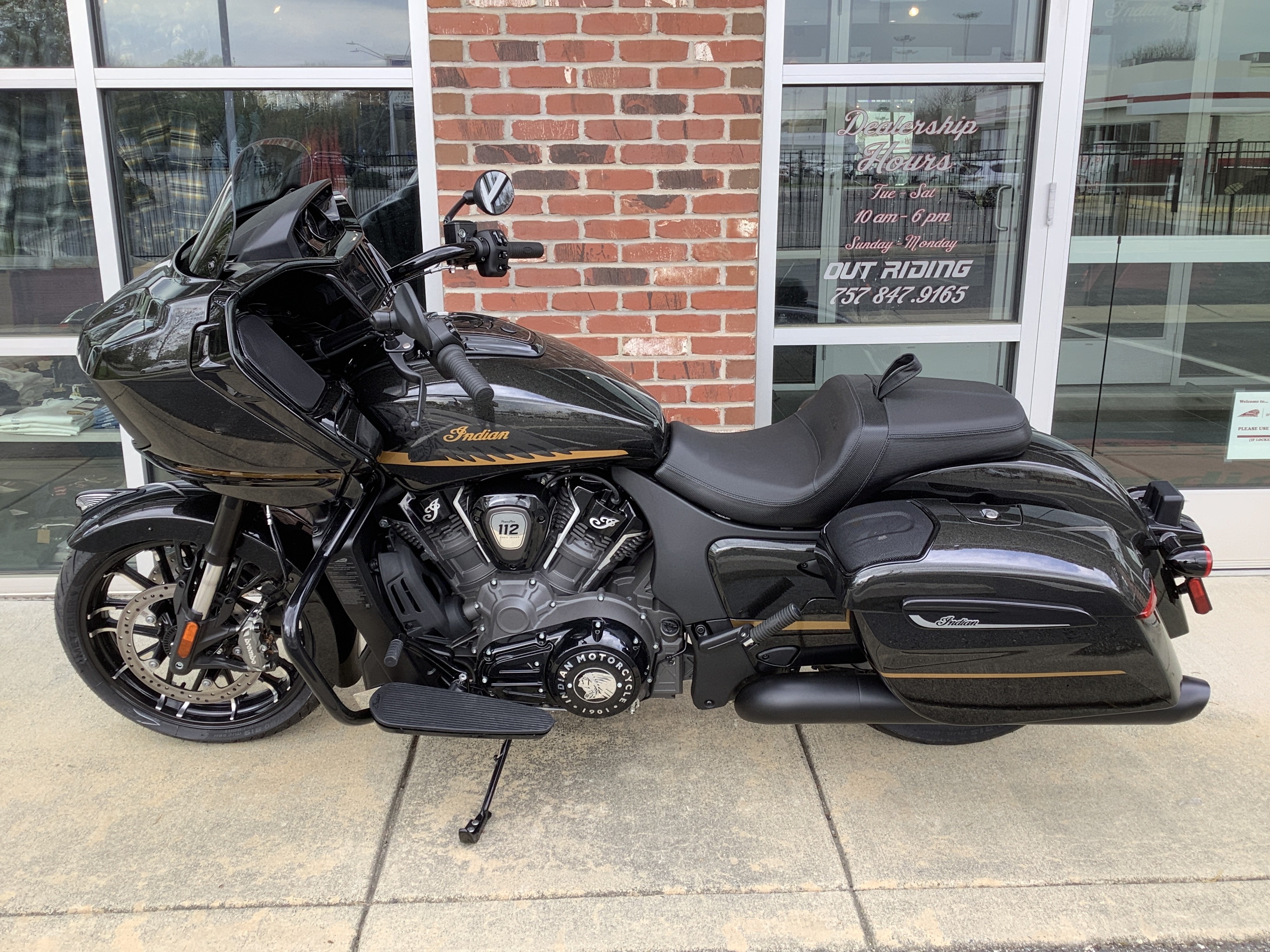 2026 Indian Motorcycle Challenger® Dark Horse® 112 with PowerBand