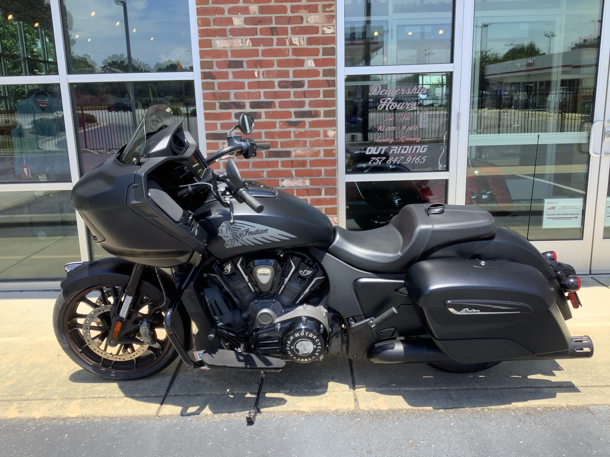 2023  Challenger® Dark Horse® 4
