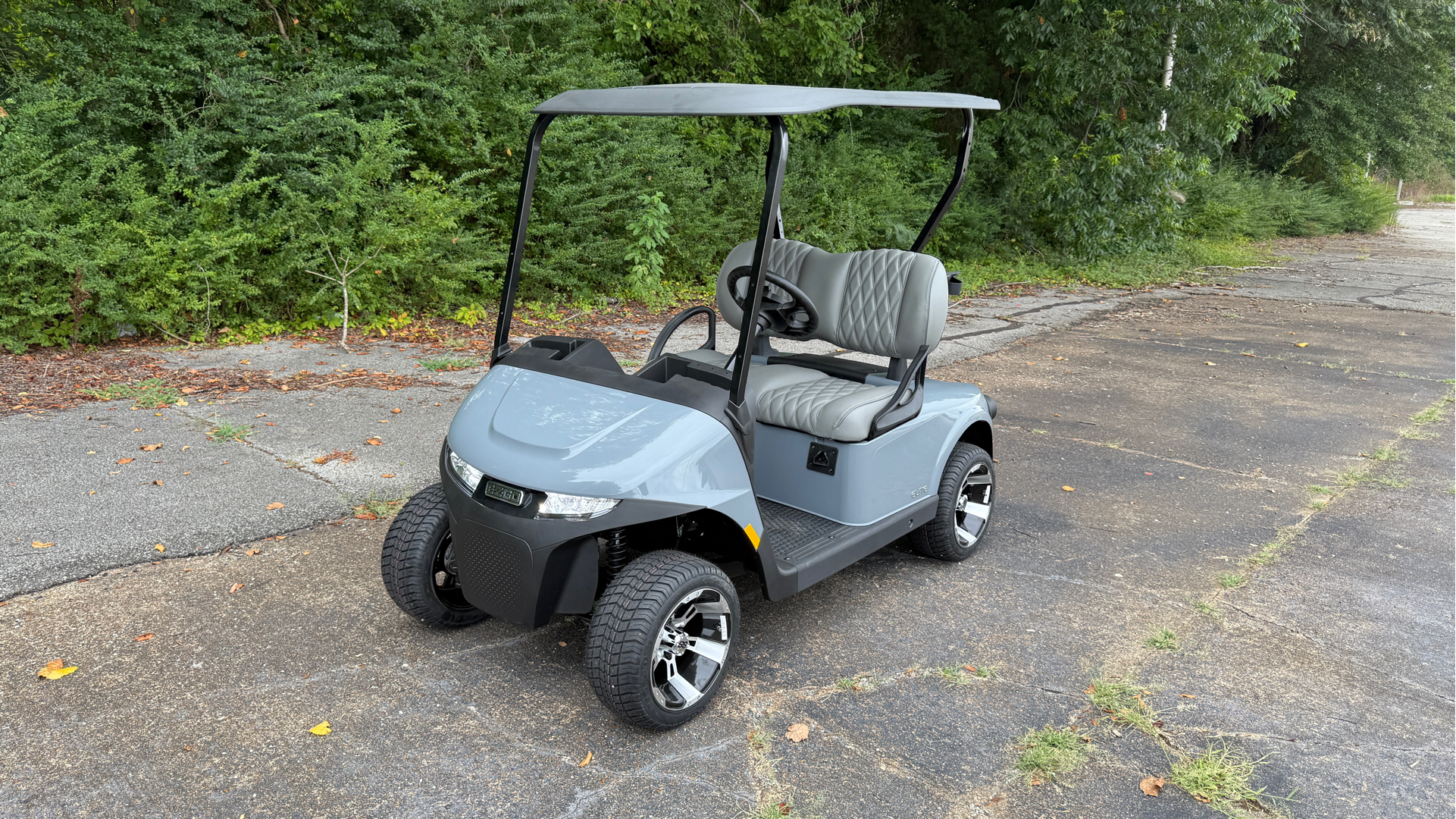 New 2025 E-Z-GO Freedom RXV ELiTE | Golf Carts in Jackson TN | E