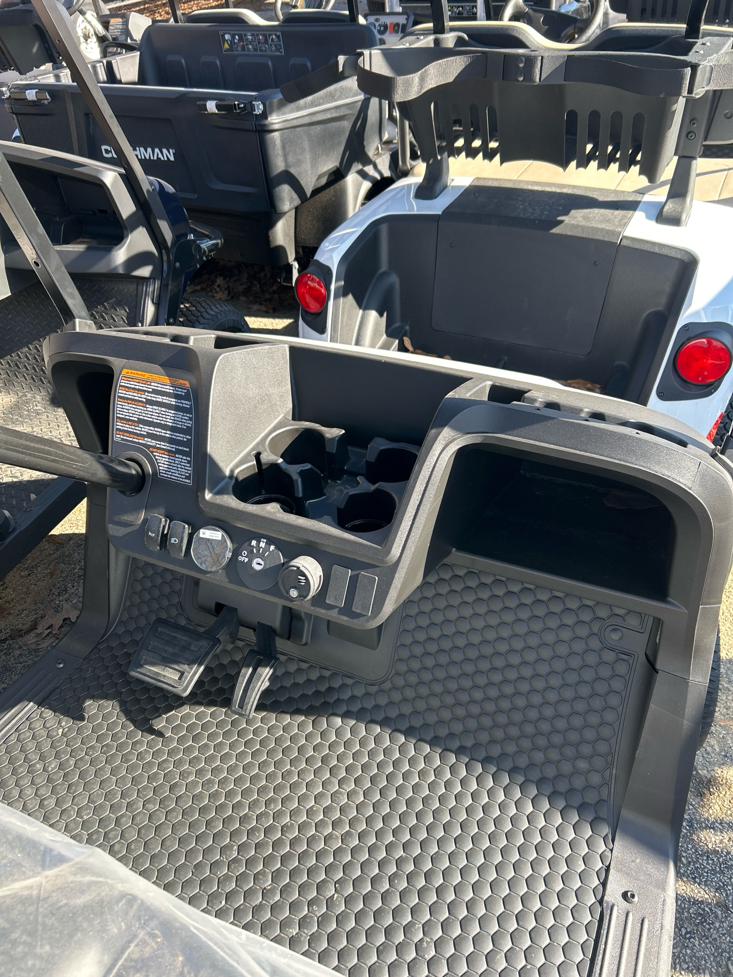 New 2025 E-Z-GO Freedom RXV ELiTE Lithium | Golf Carts in Jackson