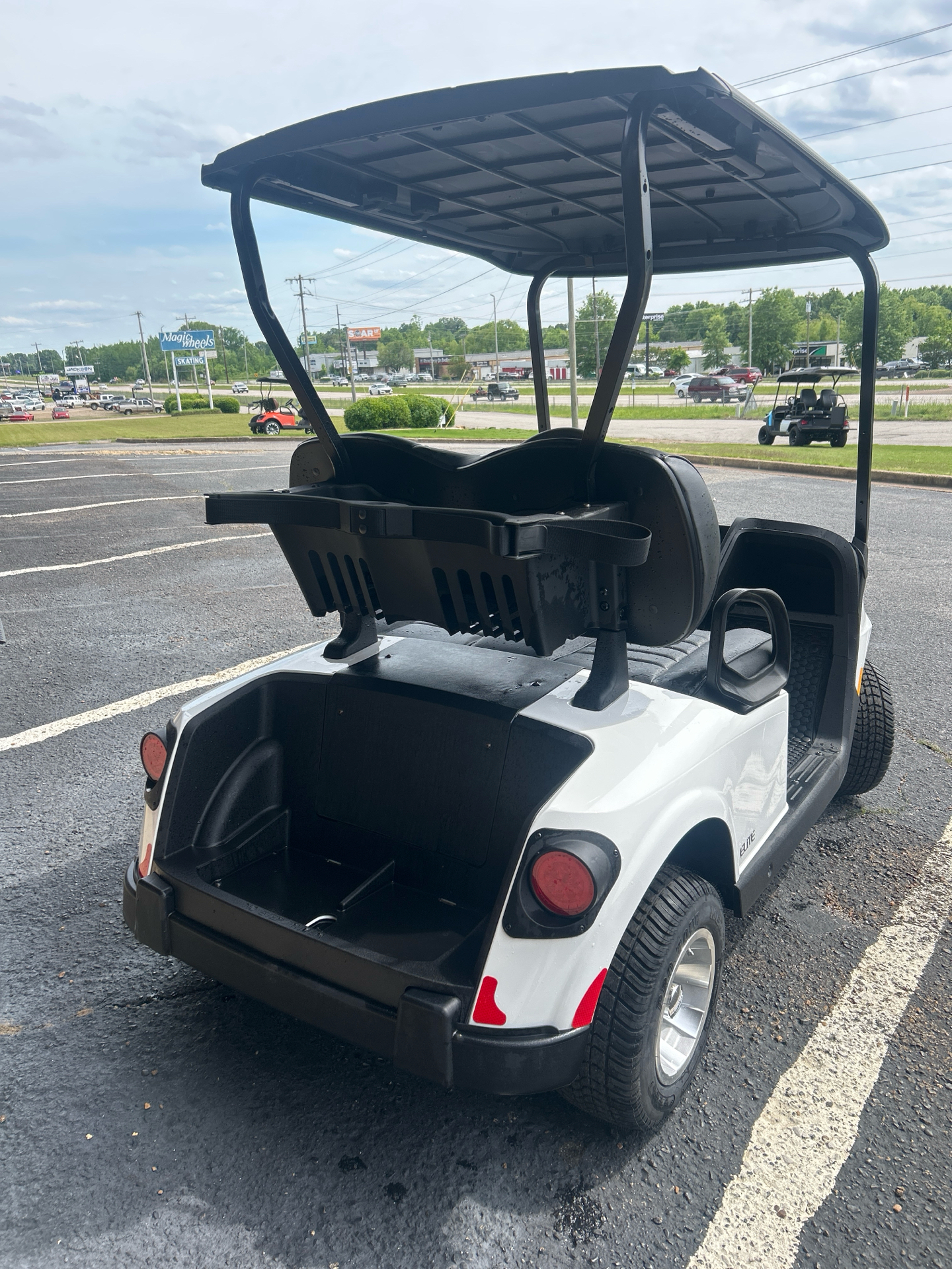 New 2025 E-Z-GO Freedom RXV ELiTE | Golf Carts in Jackson TN