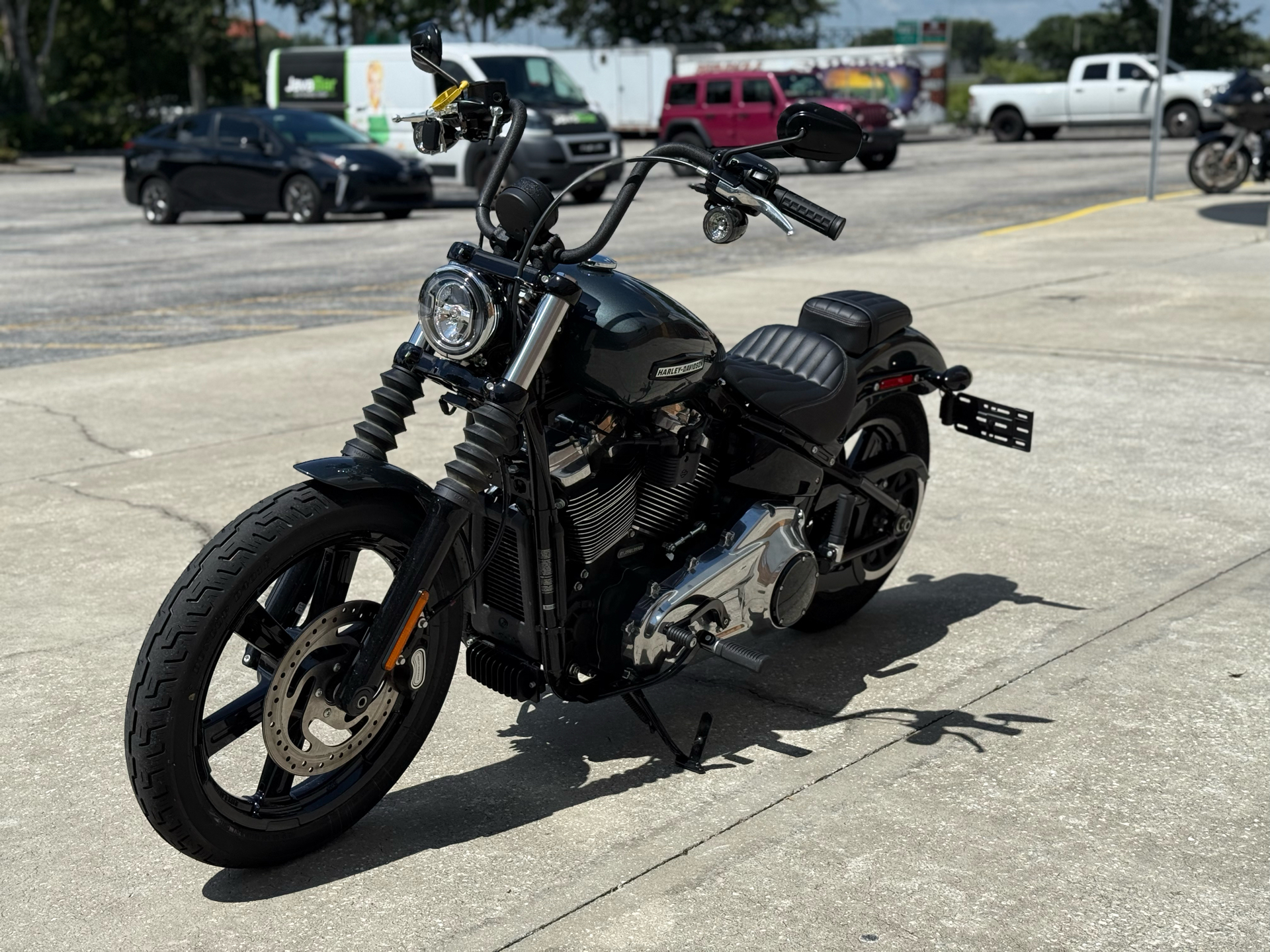 Certified Pre-Owned 2025 Harley-Davidson Street Bob® Motorcycle